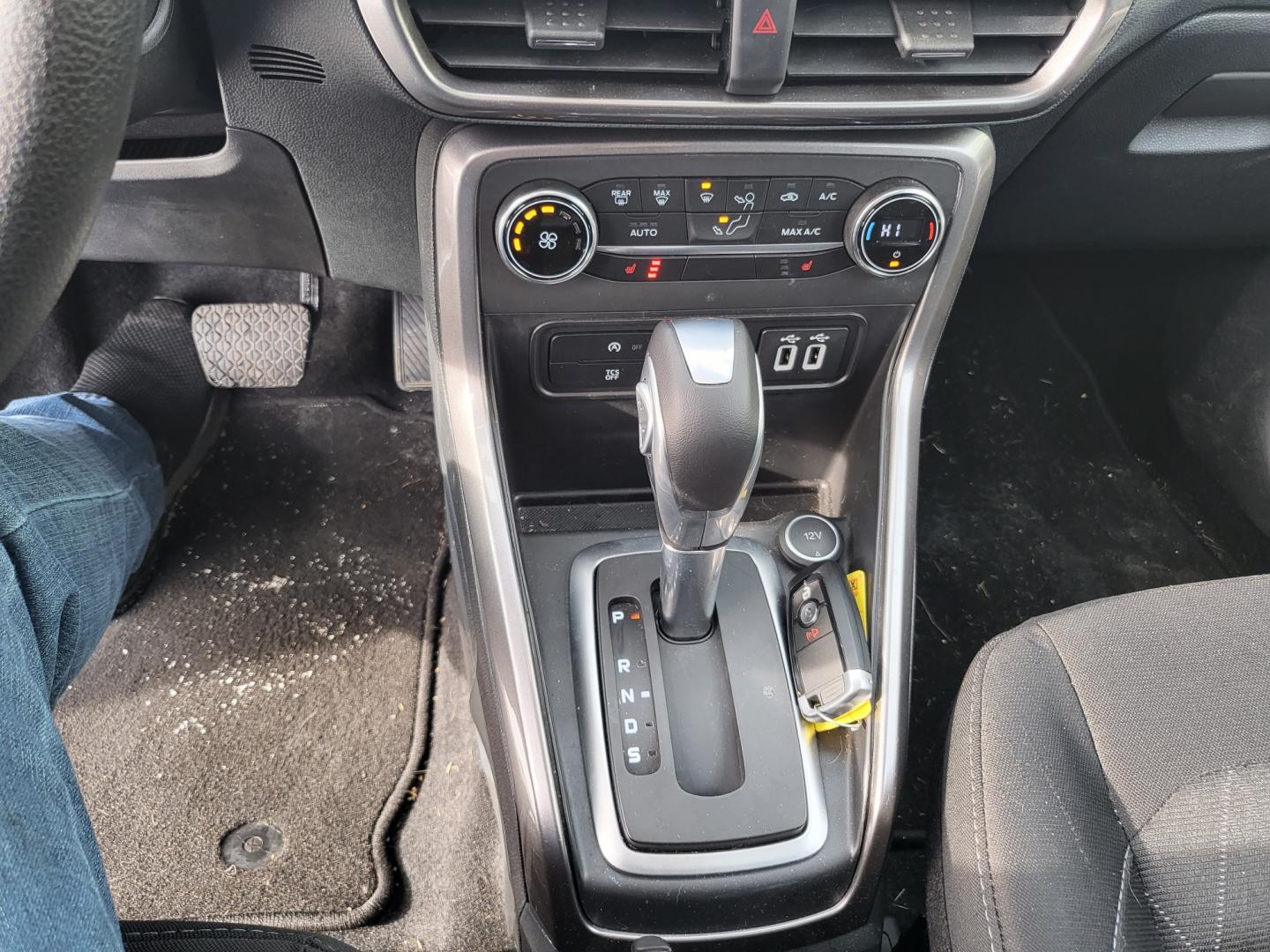 2022 Gray /BLACK Ford EcoSport SE AWD (MAJ6S3GL6NC) with an 2.0L L4 DOHC 16V engine, 6A transmission, located at 1960 Industrial Drive, Wasilla, 99654, (907) 274-2277, 61.573475, -149.400146 - Photo#11