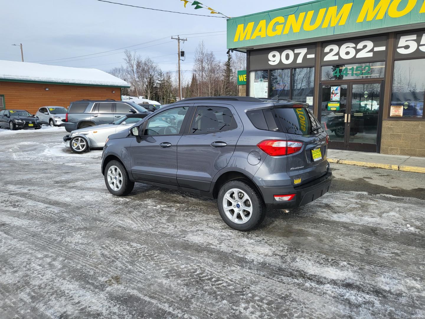 2022 Gray /BLACK Ford EcoSport SE AWD (MAJ6S3GL6NC) with an 2.0L L4 DOHC 16V engine, 6A transmission, located at 1960 Industrial Drive, Wasilla, 99654, (907) 274-2277, 61.573475, -149.400146 - Photo#4