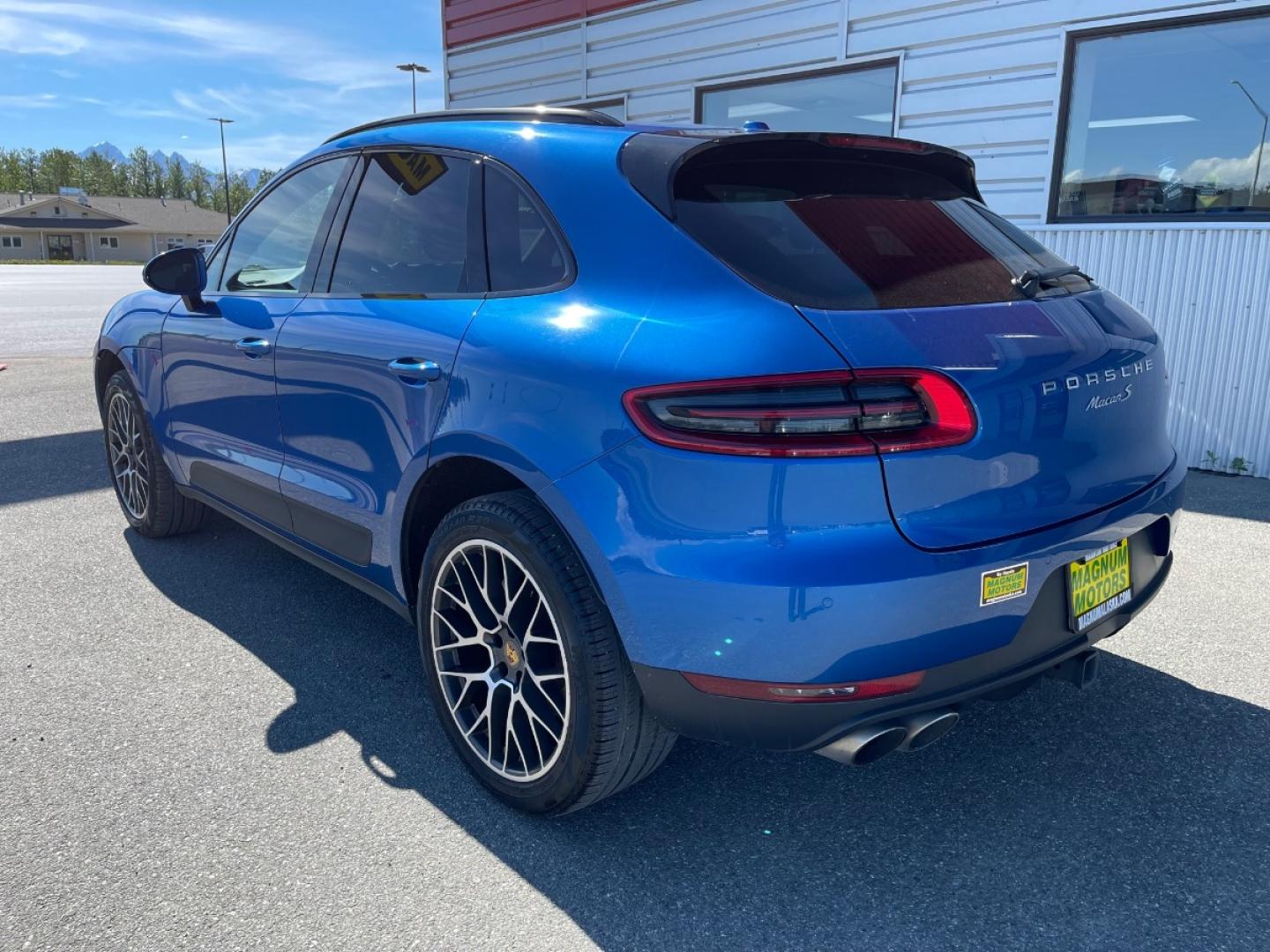 2018 BLUE /Black PORSCHE MACAN S (WP1AB2A54JL) with an 3.0L engine, Automatic transmission, located at 1960 Industrial Drive, Wasilla, 99654, (907) 274-2277, 61.573475, -149.400146 - Photo#2