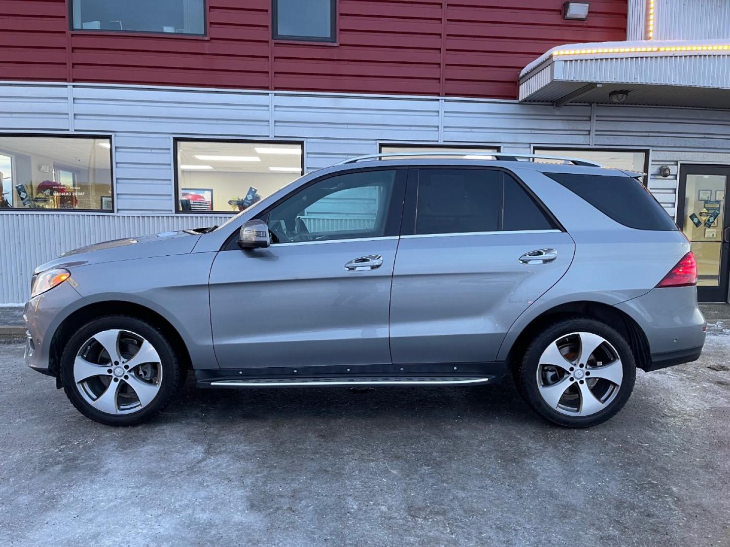 2016 Gray /Black Mercedes-Benz GLE-Class GLE350 4MATIC (4JGDA5HB5GA) with an 3.5L V6 DOHC 24V engine, 7A transmission, located at 1960 Industrial Drive, Wasilla, 99654, (907) 274-2277, 61.573475, -149.400146 - Photo#0