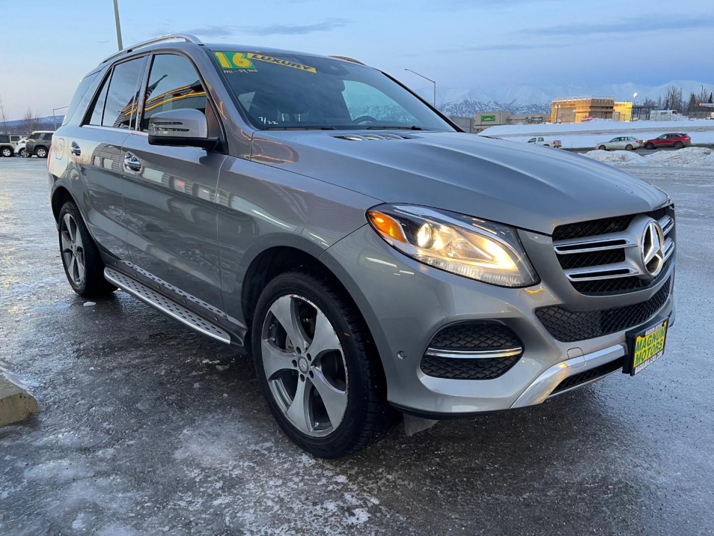 2016 Gray /Black Mercedes-Benz GLE-Class GLE350 4MATIC (4JGDA5HB5GA) with an 3.5L V6 DOHC 24V engine, 7A transmission, located at 1960 Industrial Drive, Wasilla, 99654, (907) 274-2277, 61.573475, -149.400146 - Photo#5