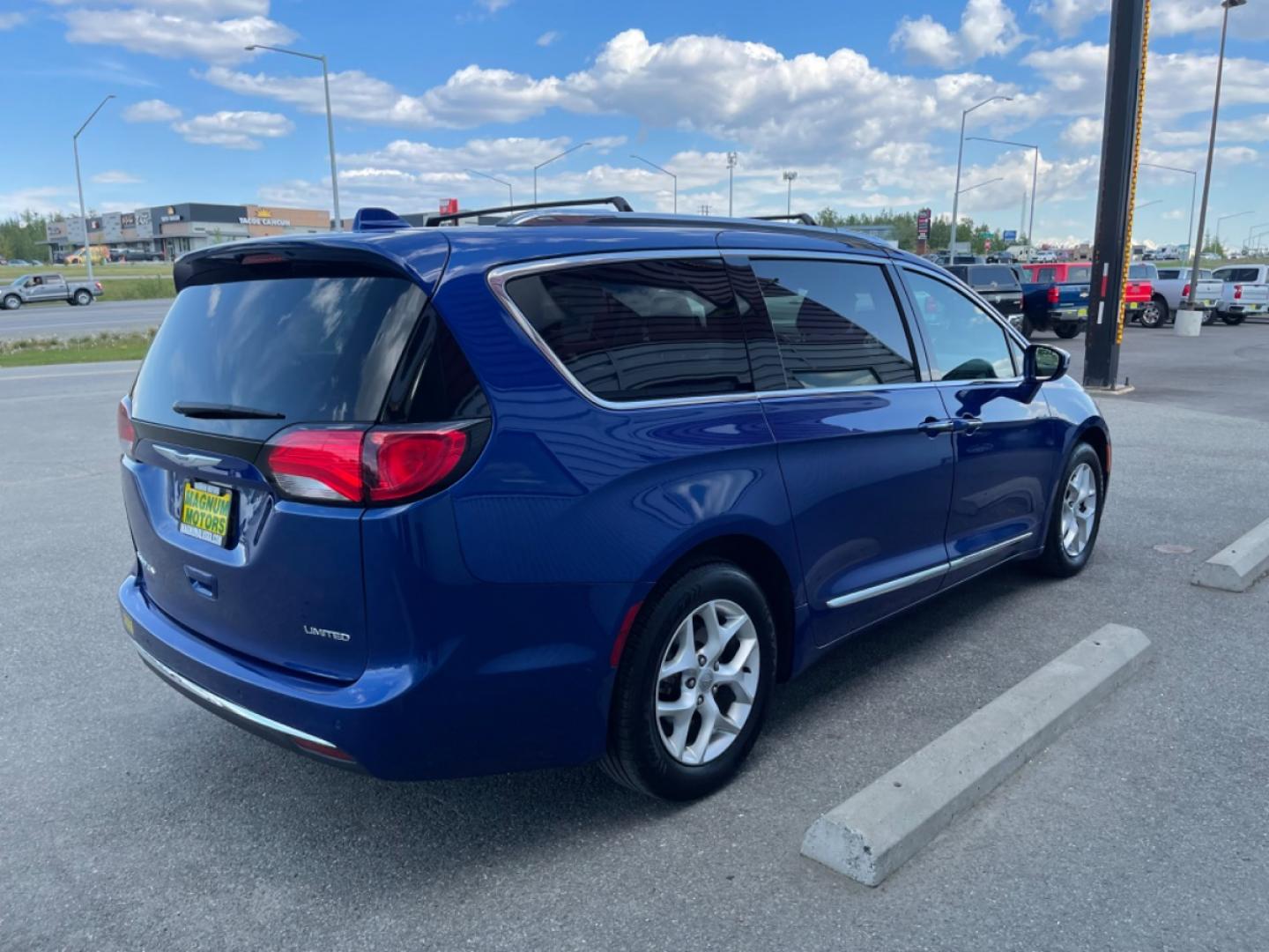 2020 BLUE /white CHRYSLER PACIFICA LIMITED (2C4RC1GGXLR) with an 3.6L engine, Automatic transmission, located at 1960 Industrial Drive, Wasilla, 99654, (907) 274-2277, 61.573475, -149.400146 - Photo#4