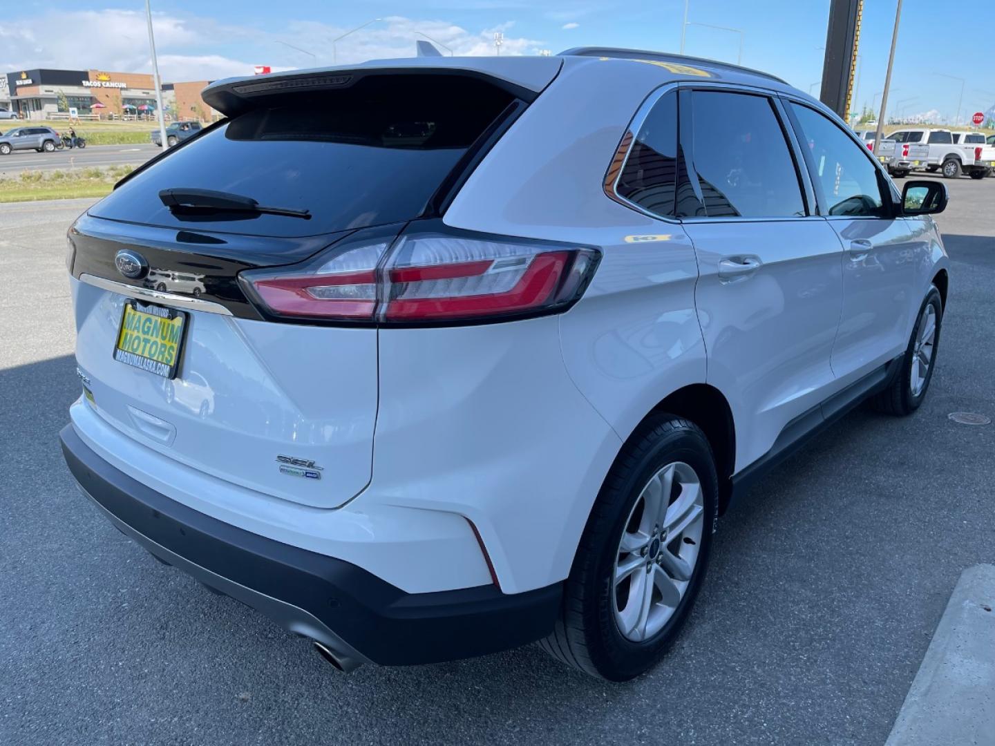 2020 WHITE /Black FORD EDGE SEL (2FMPK4J91LB) with an 2.0L engine, Automatic transmission, located at 1960 Industrial Drive, Wasilla, 99654, (907) 274-2277, 61.573475, -149.400146 - Photo#4