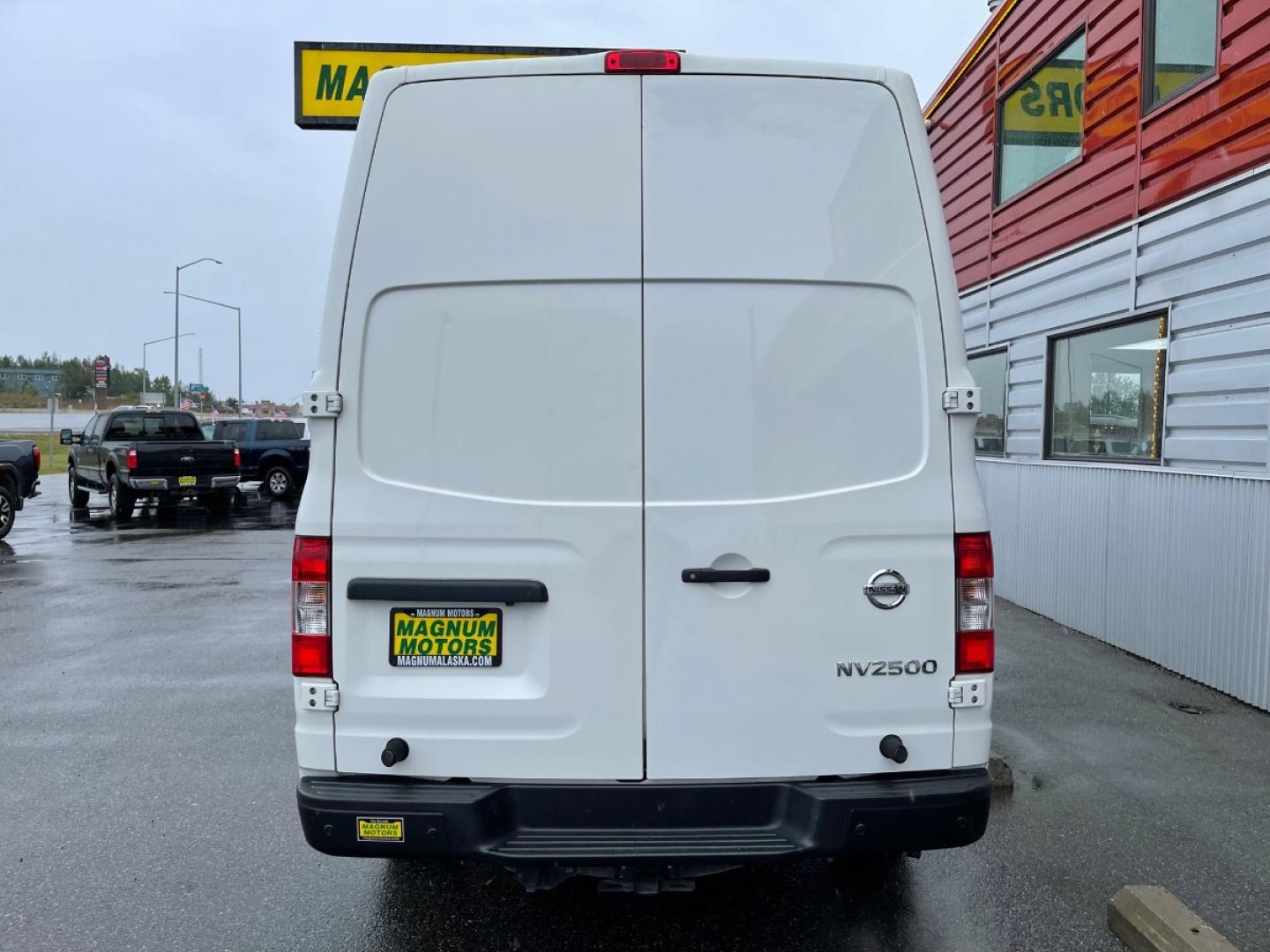 2019 WHITE /Gray NISSAN NV 2500 HD S (1N6AF0LY0KN) with an 5.6L engine, Automatic transmission, located at 1960 Industrial Drive, Wasilla, 99654, (907) 274-2277, 61.573475, -149.400146 - Photo#3