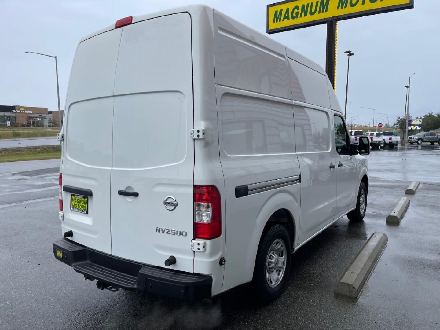 2019 WHITE /Gray NISSAN NV 2500 HD S (1N6AF0LY0KN) with an 5.6L engine, Automatic transmission, located at 1960 Industrial Drive, Wasilla, 99654, (907) 274-2277, 61.573475, -149.400146 - Photo#4