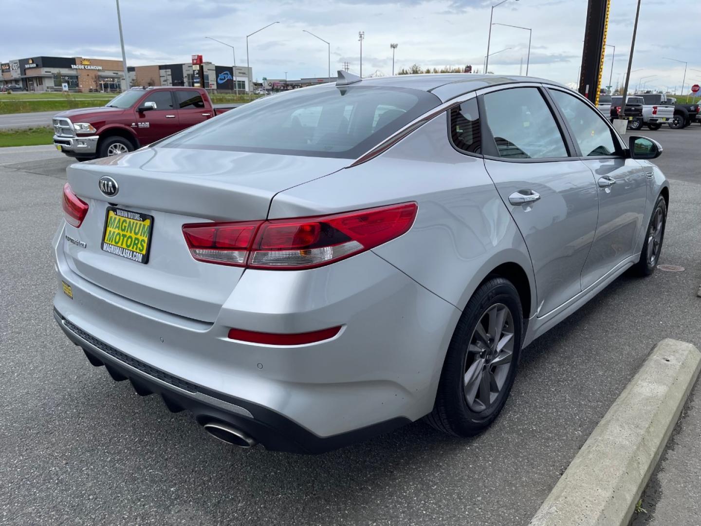 2020 SILVER /Black KIA OPTIMA LX (5XXGT4L30LG) with an 2.4L engine, Automatic transmission, located at 1960 Industrial Drive, Wasilla, 99654, (907) 274-2277, 61.573475, -149.400146 - Photo#4