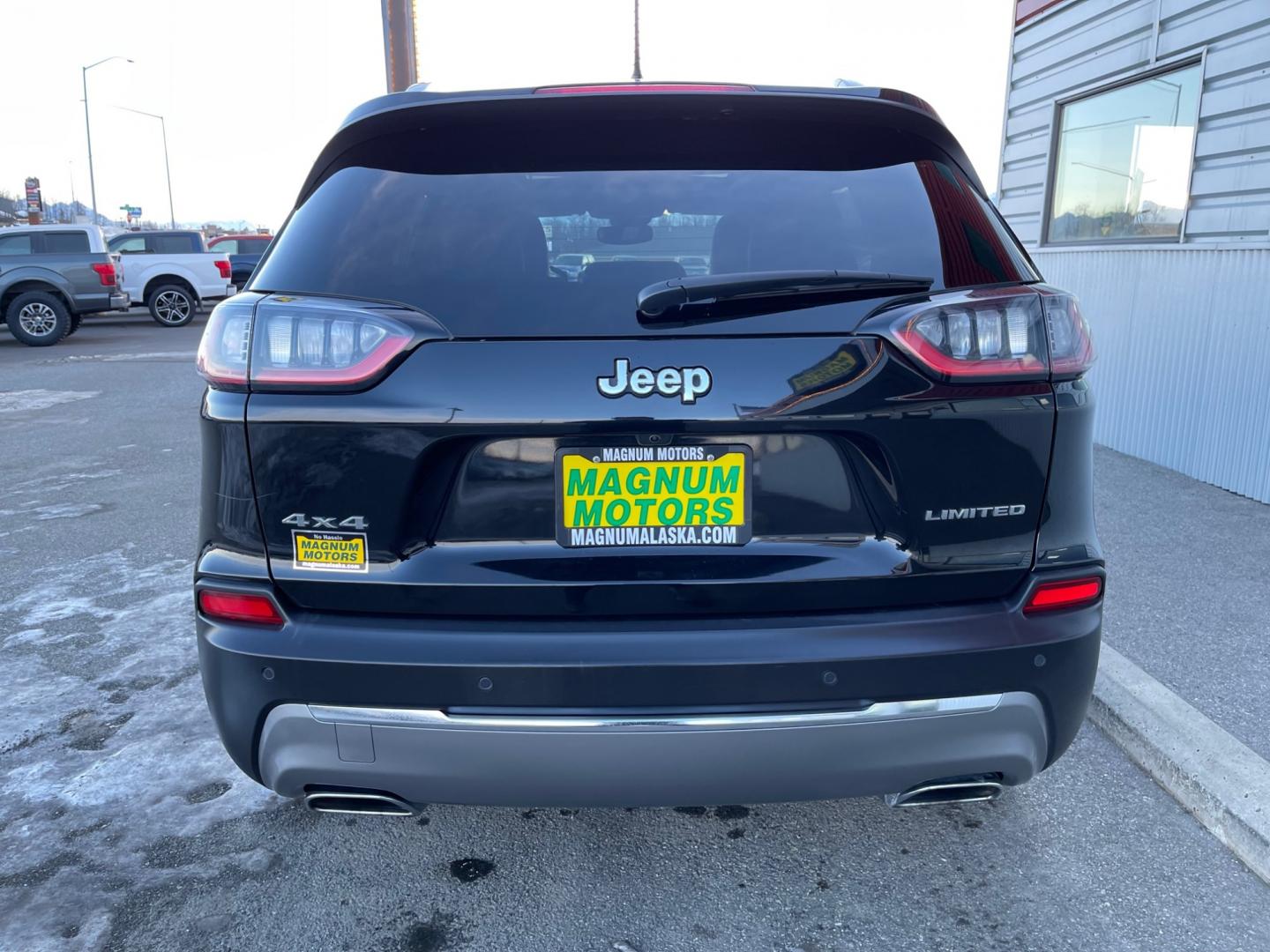 2021 Black /Black Jeep Cherokee Limited 4WD (1C4PJMDX5MD) with an 3.2L V6 DOHC 24V engine, 9A transmission, located at 1960 Industrial Drive, Wasilla, 99654, (907) 274-2277, 61.573475, -149.400146 - Photo#4