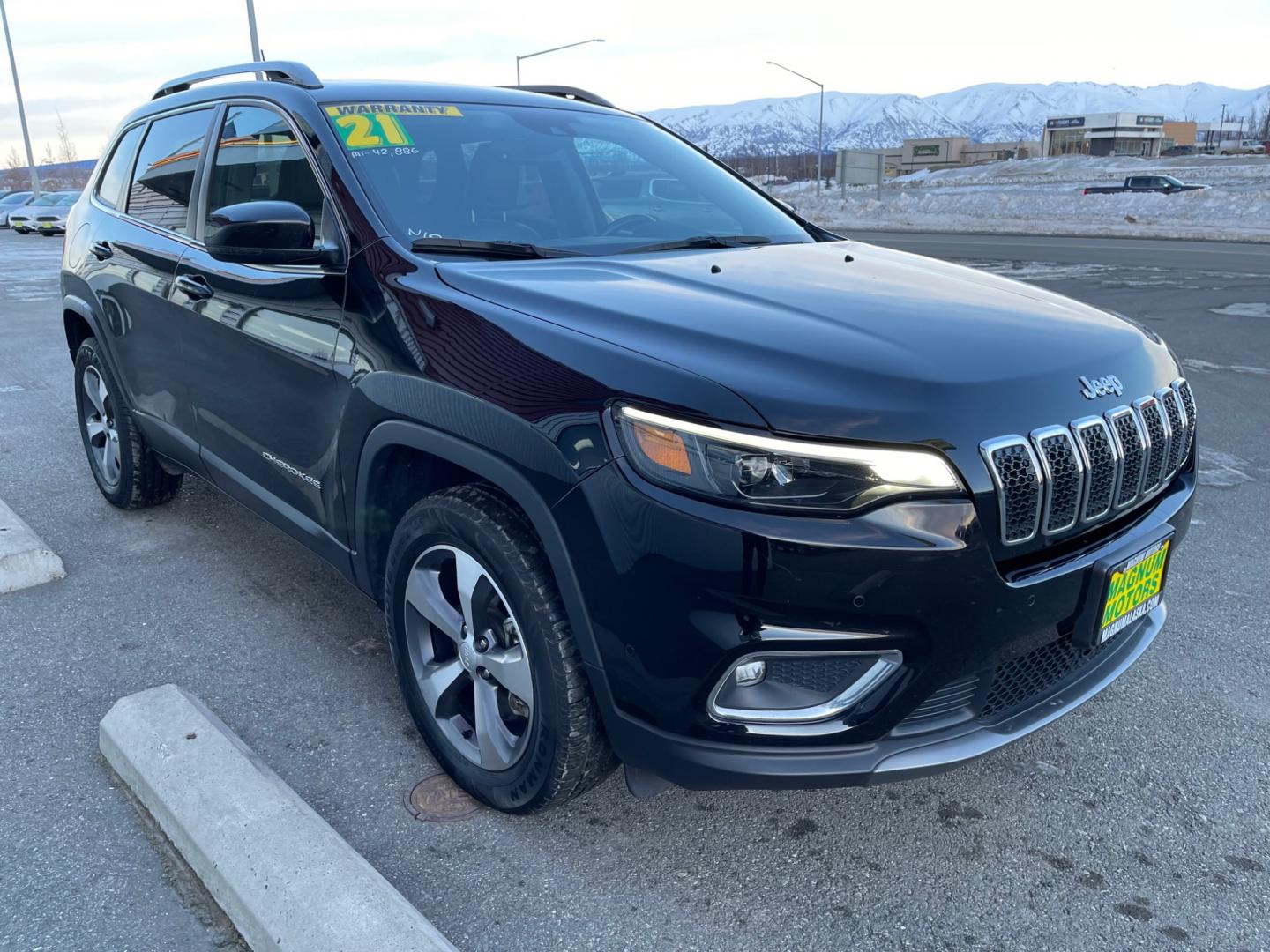 2021 Black /Black Jeep Cherokee Limited 4WD (1C4PJMDX5MD) with an 3.2L V6 DOHC 24V engine, 9A transmission, located at 1960 Industrial Drive, Wasilla, 99654, (907) 274-2277, 61.573475, -149.400146 - Photo#6