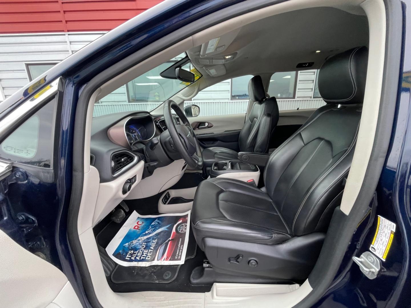 2020 Blue /Black Chrysler Voyager LXI (2C4RC1DGXLR) with an 3.6L V6 DOHC 24V engine, 9A transmission, located at 1960 Industrial Drive, Wasilla, 99654, (907) 274-2277, 61.573475, -149.400146 - Photo#8