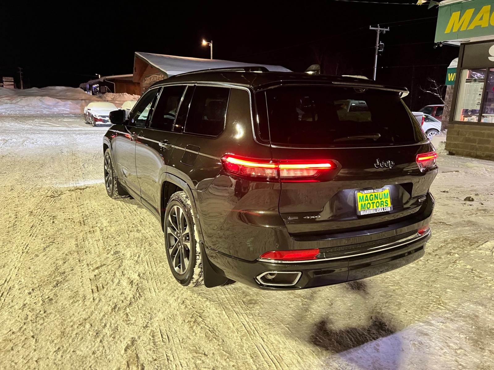2022 BLACK /BLACK JEEP GRAND CHEROKEE OVERLAND (1C4RJKDG8N8) with an 3.6L engine, Automatic transmission, located at 1960 Industrial Drive, Wasilla, 99654, (907) 274-2277, 61.573475, -149.400146 - Photo #9