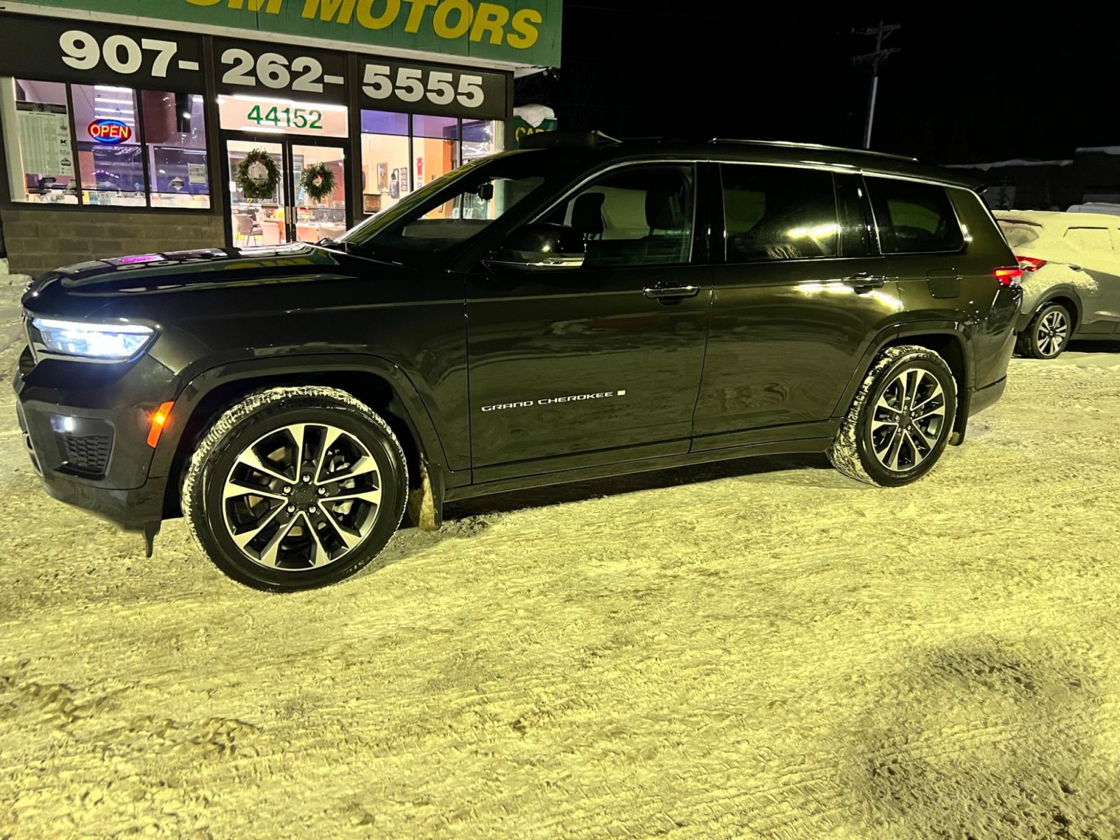 2022 BLACK /BLACK JEEP GRAND CHEROKEE OVERLAND (1C4RJKDG8N8) with an 3.6L engine, Automatic transmission, located at 1960 Industrial Drive, Wasilla, 99654, (907) 274-2277, 61.573475, -149.400146 - Photo #12