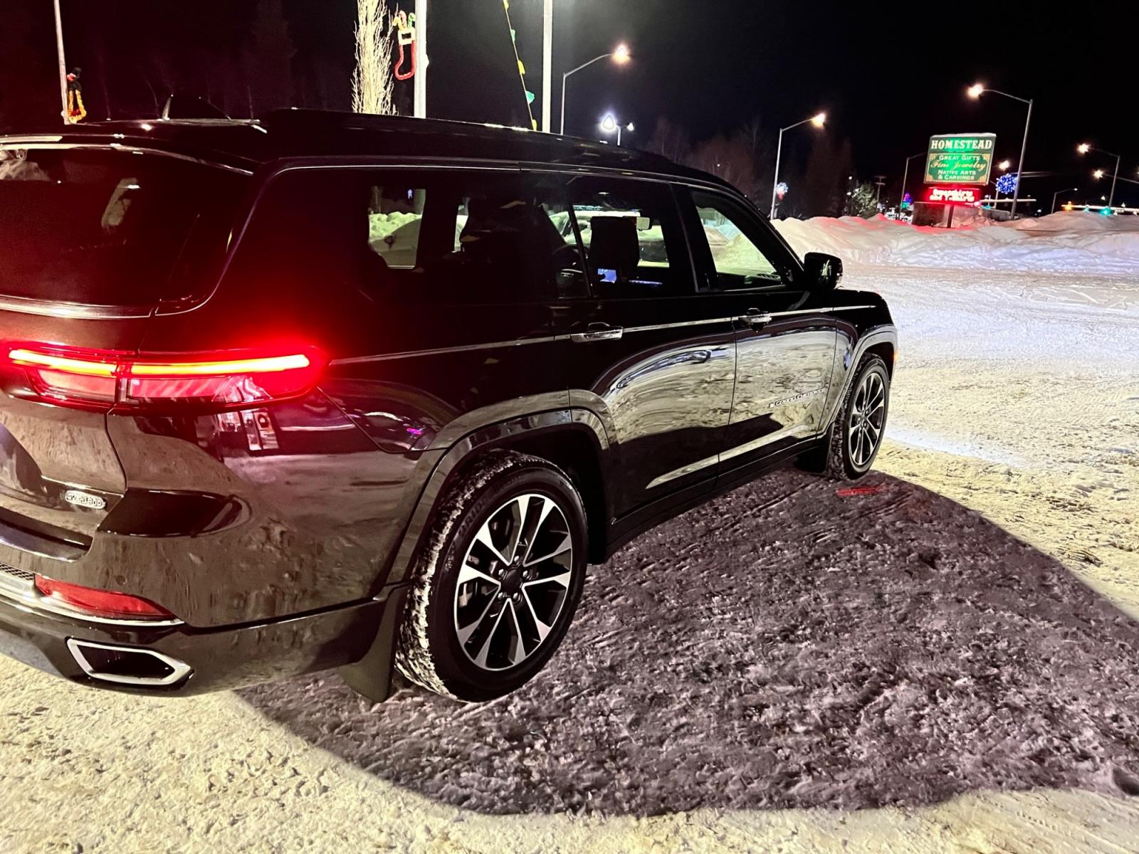 2022 BLACK /BLACK JEEP GRAND CHEROKEE OVERLAND (1C4RJKDG8N8) with an 3.6L engine, Automatic transmission, located at 1960 Industrial Drive, Wasilla, 99654, (907) 274-2277, 61.573475, -149.400146 - Photo #7