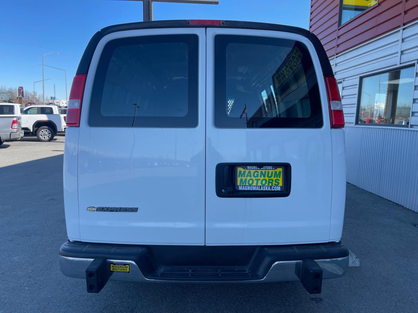 2020 WHITE /Gray CHEVROLET EXPRESS 2500 (1GCWGAFG7L1) with an 6.0L engine, Automatic transmission, located at 1960 Industrial Drive, Wasilla, 99654, (907) 274-2277, 61.573475, -149.400146 - Photo#3