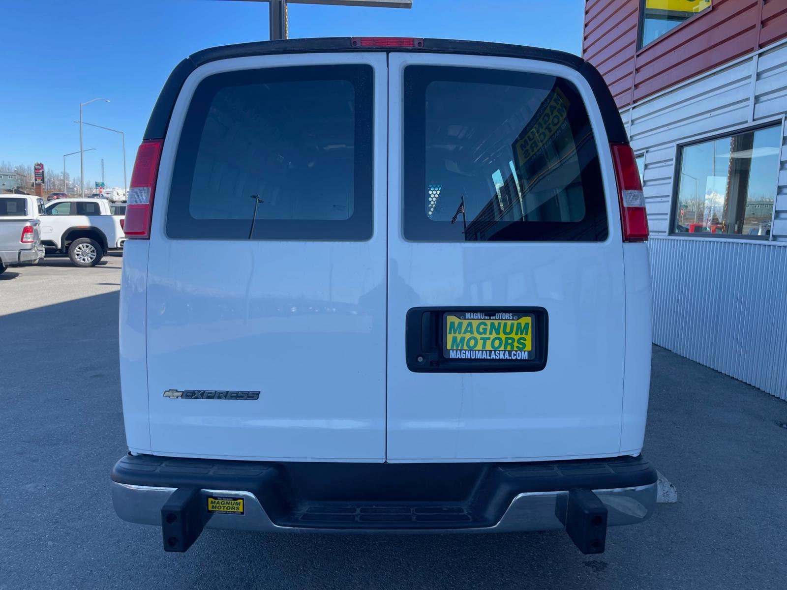 2020 WHITE /Gray CHEVROLET EXPRESS 2500 (1GCWGAFG7L1) with an 6.0L engine, Automatic transmission, located at 1960 Industrial Drive, Wasilla, 99654, (907) 274-2277, 61.573475, -149.400146 - Photo #3