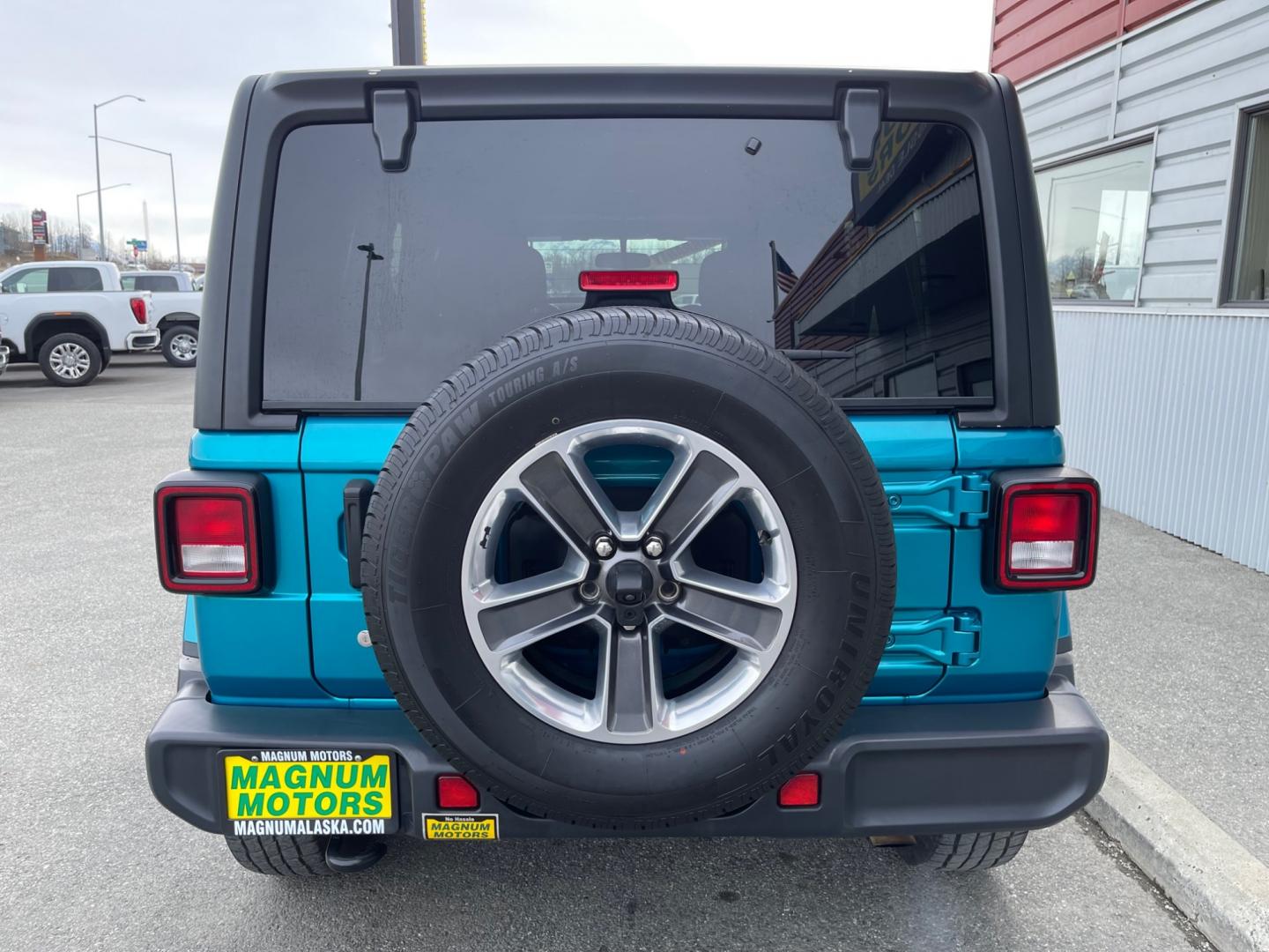 2020 TEAL /Black JEEP WRANGLER UNLIMI SAHARA (1C4HJXENXLW) with an 2.0L engine, Automatic transmission, located at 1960 Industrial Drive, Wasilla, 99654, (907) 274-2277, 61.573475, -149.400146 - Photo#3