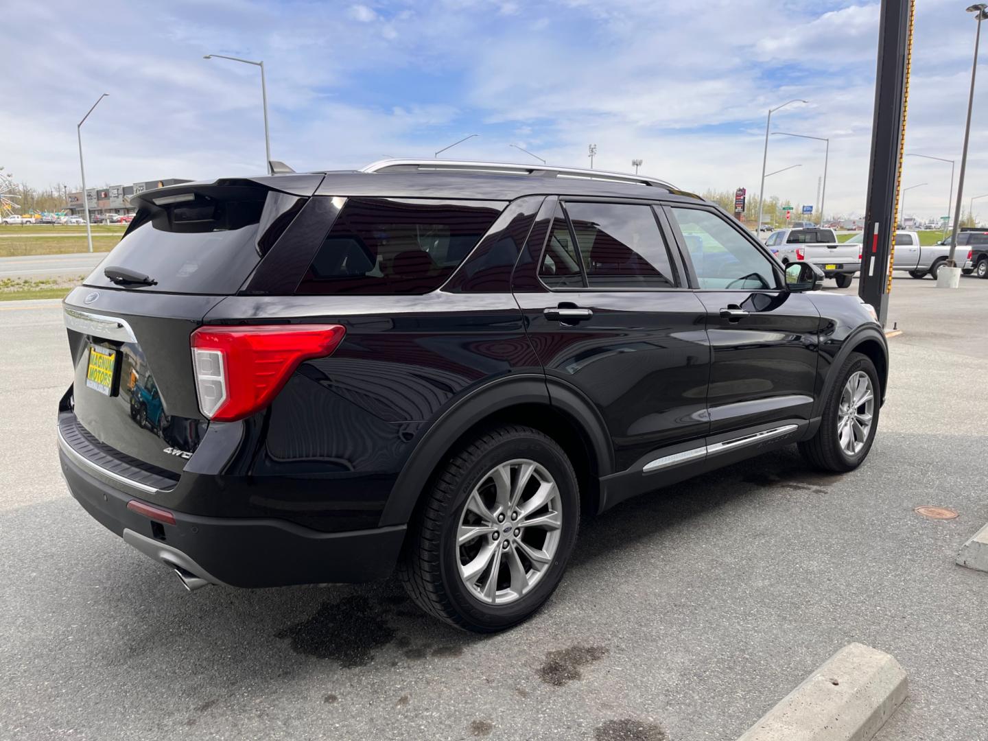 2021 Black Ford Explorer Limited AWD (1FMSK8FH5MG) with an 2.3L L4 DOHC 16V engine, 10A transmission, located at 1960 Industrial Drive, Wasilla, 99654, (907) 274-2277, 61.573475, -149.400146 - Photo#5