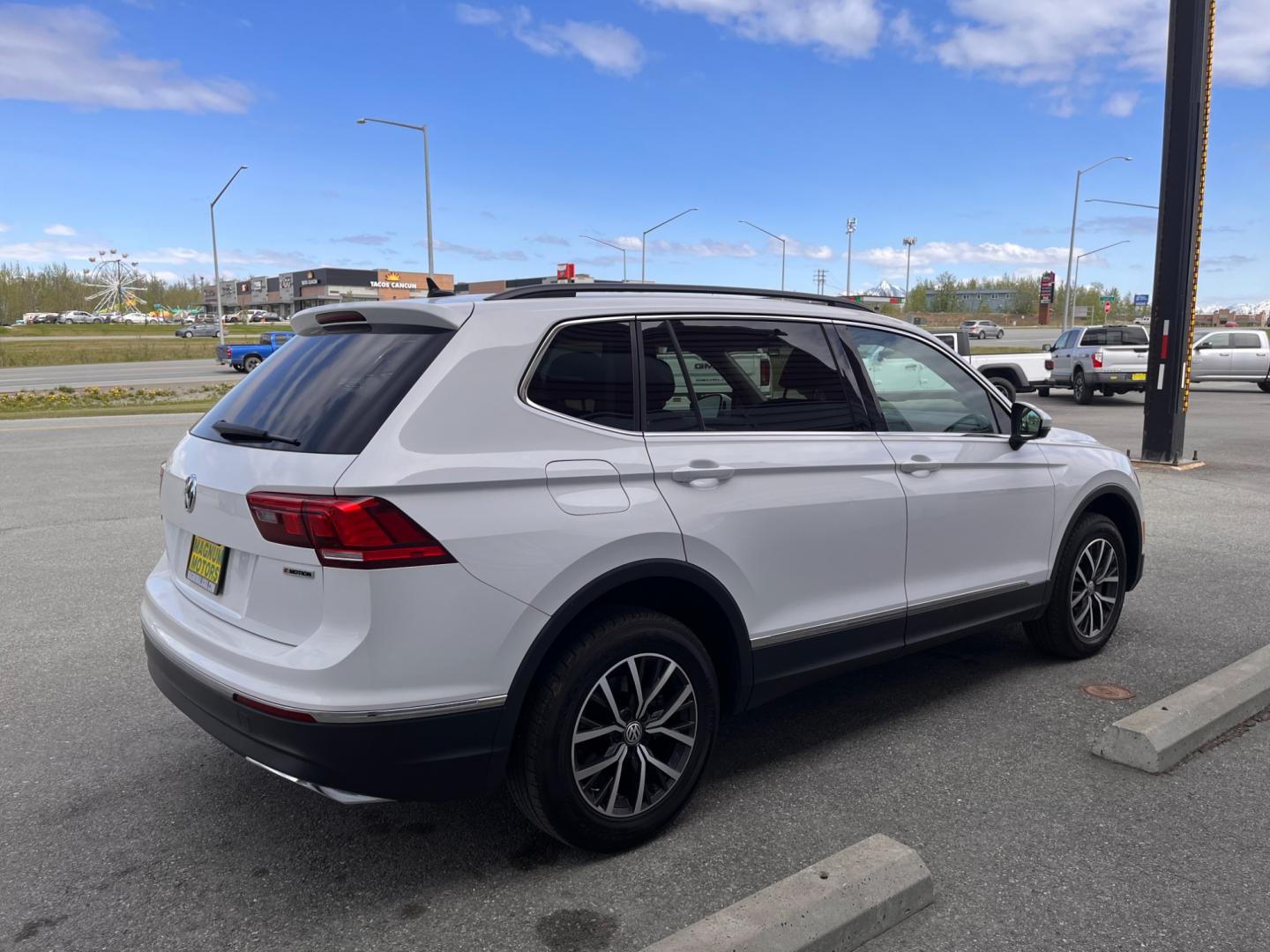 2020 Volkswagen Tiguan SE 4Motion AWD (3VV2B7AX8LM) with an 2.0L L4 DOHC 16V TURBO engine, 8A transmission, located at 1960 Industrial Drive, Wasilla, 99654, (907) 274-2277, 61.573475, -149.400146 - Photo#5