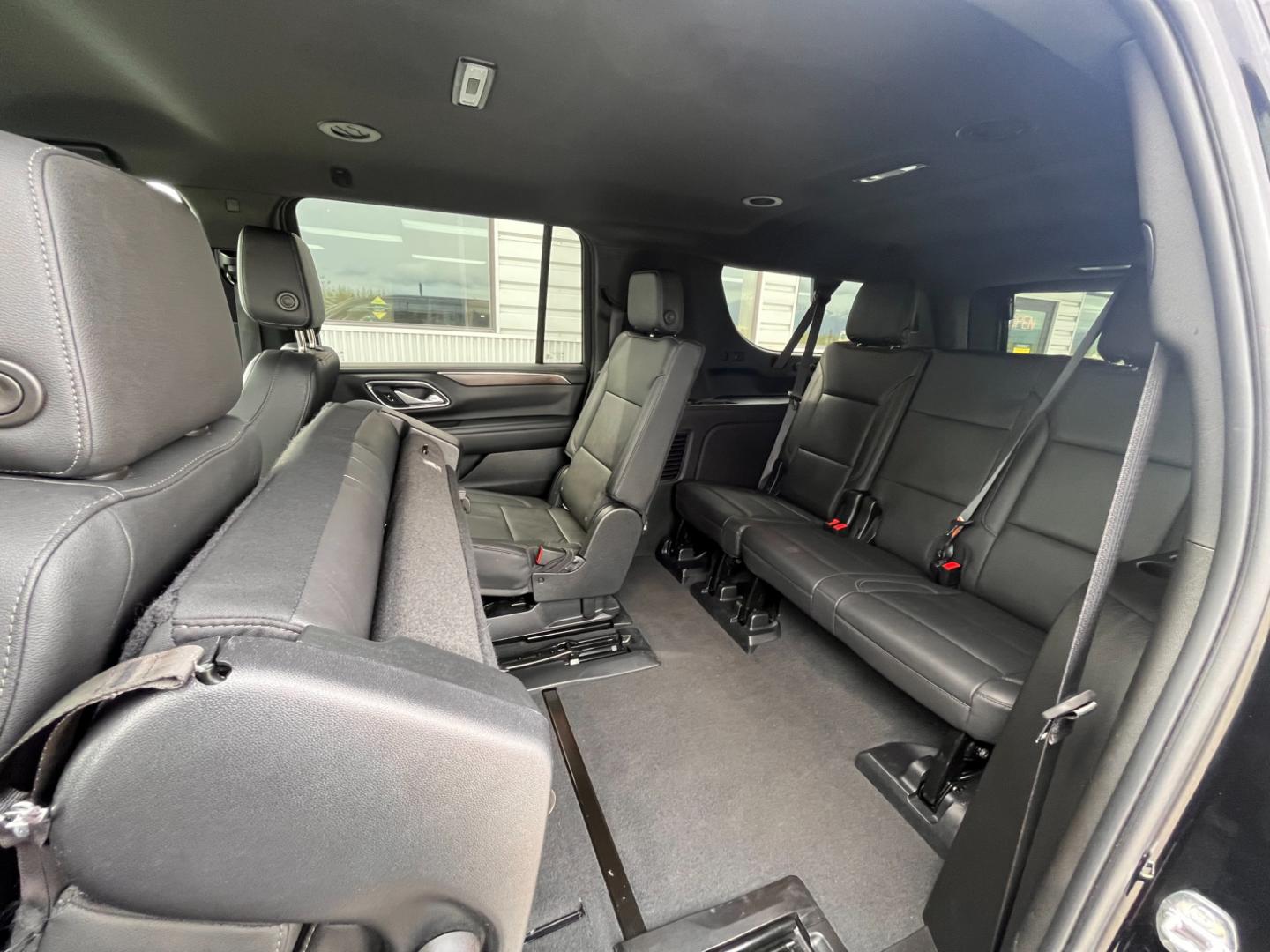 2022 BLACK /black leather CHEVROLET SUBURBAN Z71 (1GNSKDKD2NR) with an 5.3L engine, Automatic transmission, located at 1960 Industrial Drive, Wasilla, 99654, (907) 274-2277, 61.573475, -149.400146 - Photo#9