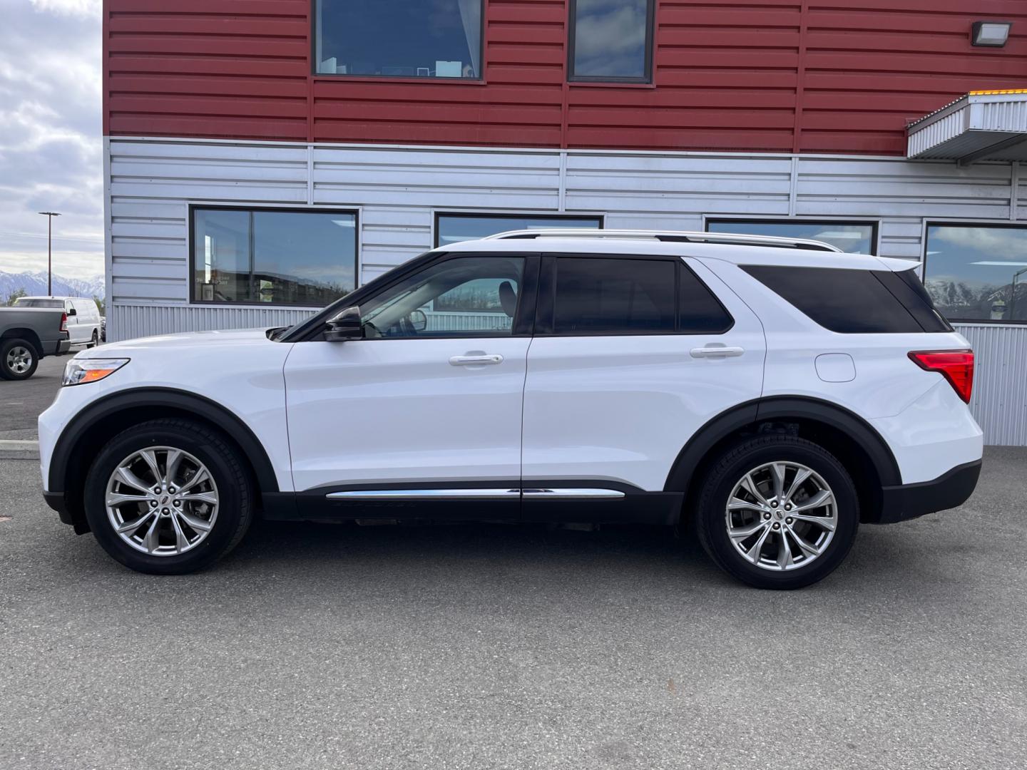 2021 WHITE /white leather FORD EXPLORER LIMITED (1FMSK8FH9MG) with an 2.3L engine, Automatic transmission, located at 1960 Industrial Drive, Wasilla, 99654, (907) 274-2277, 61.573475, -149.400146 - Photo#0