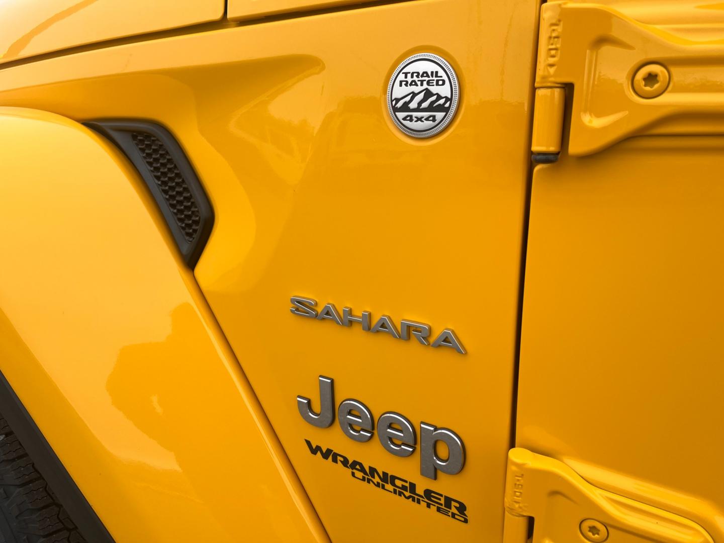 2020 YELLOW JEEP WRANGLER UNLIMI SAHARA (1C4HJXEN2LW) with an 2.0L engine, Automatic transmission, located at 1960 Industrial Drive, Wasilla, 99654, (907) 274-2277, 61.573475, -149.400146 - Photo#6