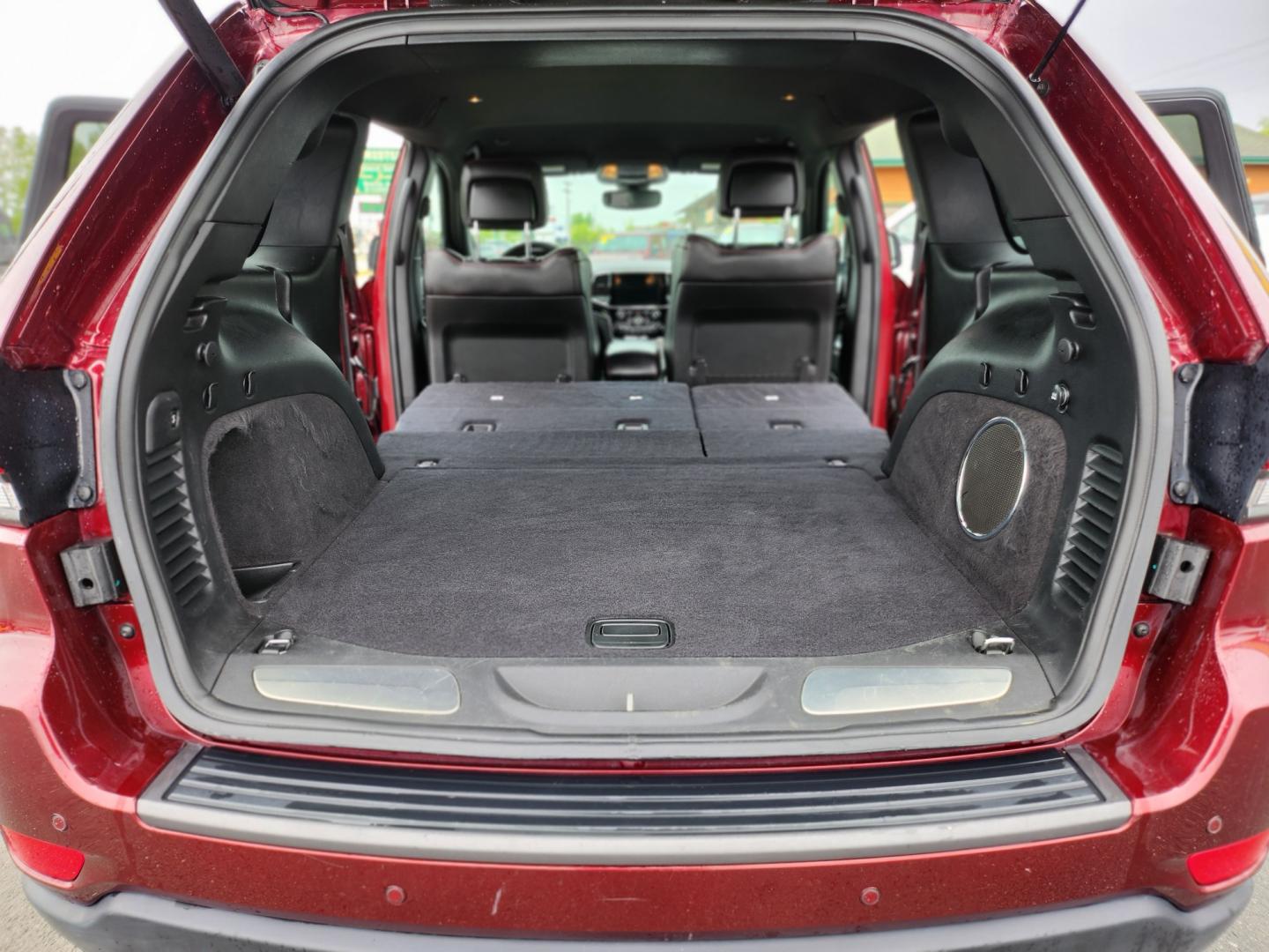 2019 Burgundy /Black Jeep Grand Cherokee Trailhawk 4WD (1C4RJFLG7KC) with an 3.6L V6 DOHC 24V engine, 8A transmission, located at 1960 Industrial Drive, Wasilla, 99654, (907) 274-2277, 61.573475, -149.400146 - Photo#19