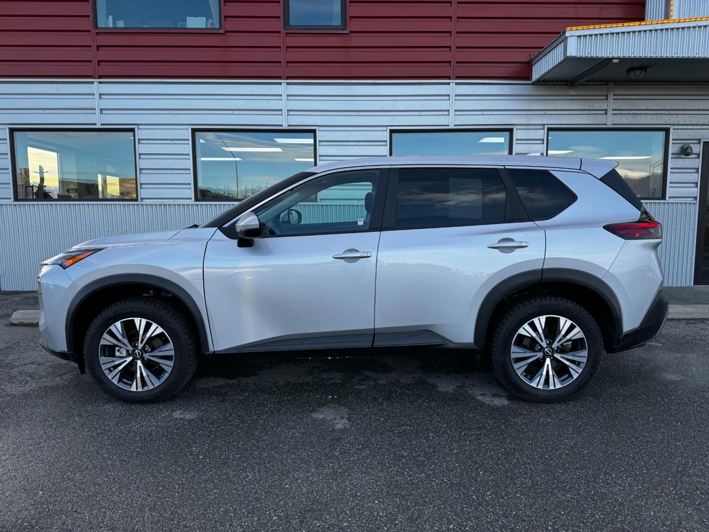 2022 SILVER NISSAN ROGUE SV (5N1BT3BB1NC) with an 1.5L engine, Continuously Variable transmission, located at 1960 Industrial Drive, Wasilla, 99654, (907) 274-2277, 61.573475, -149.400146 - Photo#1