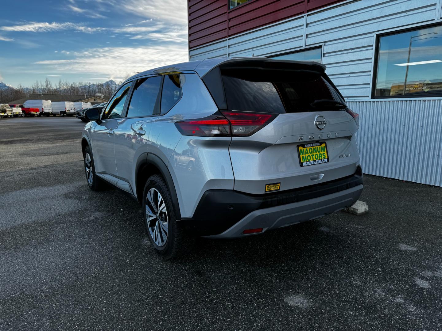 2022 SILVER NISSAN ROGUE SV (5N1BT3BB1NC) with an 1.5L engine, Continuously Variable transmission, located at 1960 Industrial Drive, Wasilla, 99654, (907) 274-2277, 61.573475, -149.400146 - Photo#2