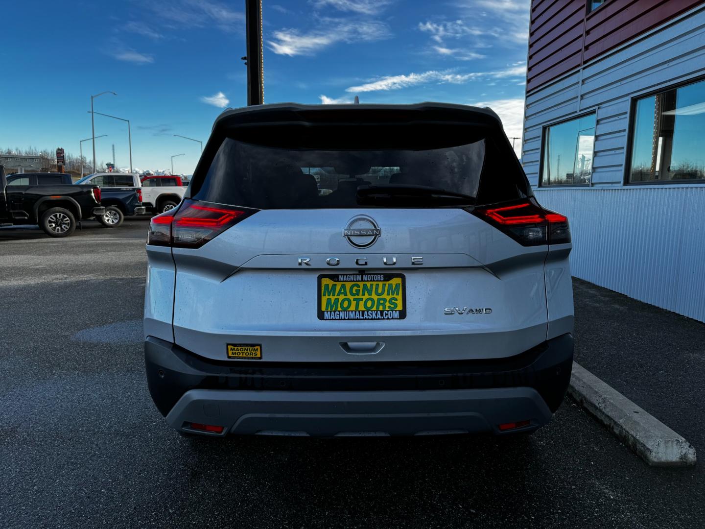 2022 SILVER NISSAN ROGUE SV (5N1BT3BB1NC) with an 1.5L engine, Continuously Variable transmission, located at 1960 Industrial Drive, Wasilla, 99654, (907) 274-2277, 61.573475, -149.400146 - Photo#3