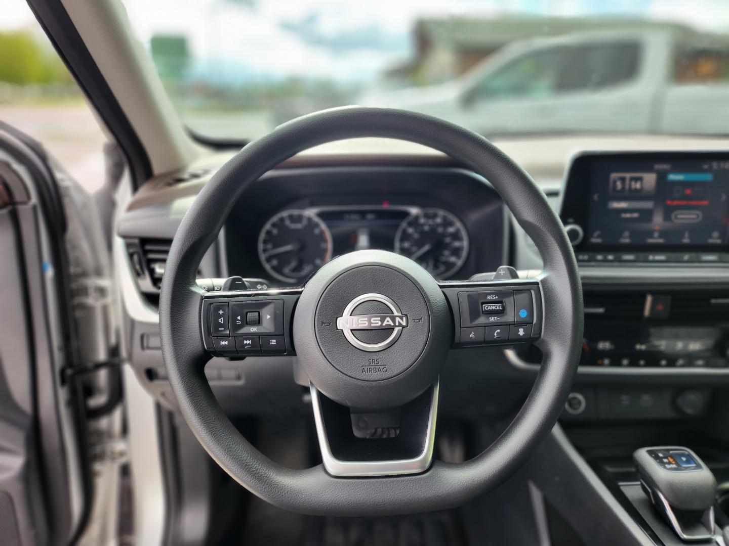 2022 SILVER /GRAY NISSAN ROGUE SV (5N1BT3BB3NC) with an 1.5L engine, Continuously Variable transmission, located at 1960 Industrial Drive, Wasilla, 99654, (907) 274-2277, 61.573475, -149.400146 - Photo#11