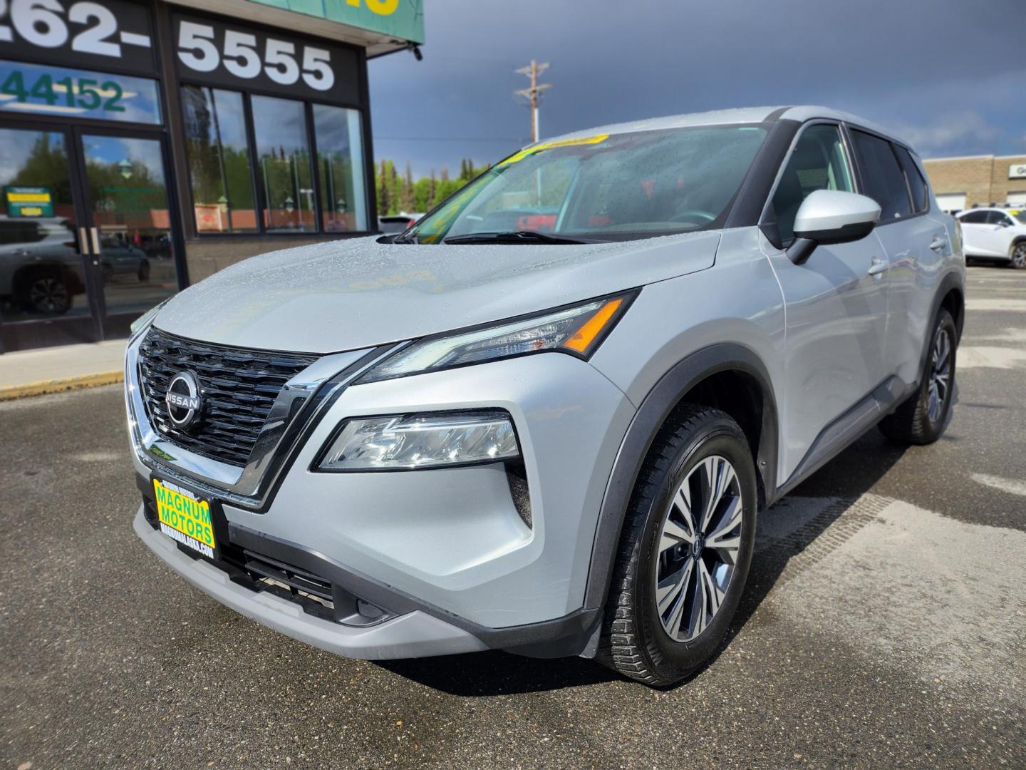 2022 SILVER /GRAY NISSAN ROGUE SV (5N1BT3BB3NC) with an 1.5L engine, Continuously Variable transmission, located at 1960 Industrial Drive, Wasilla, 99654, (907) 274-2277, 61.573475, -149.400146 - Photo#2