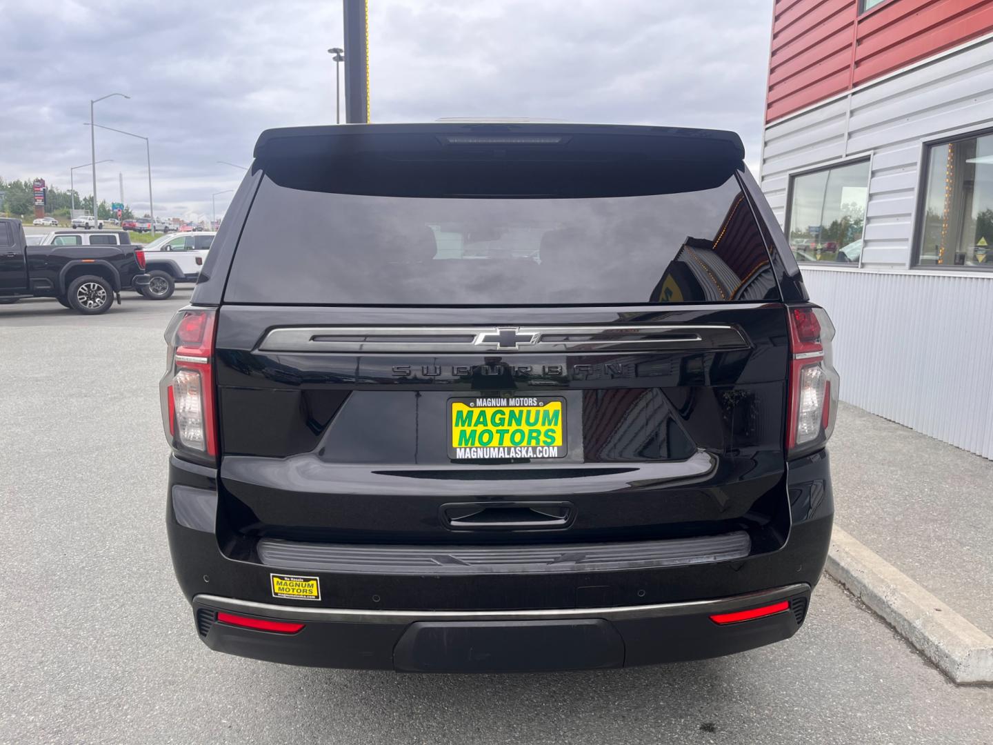 2022 Black Chevrolet Suburban Z71 (1GNSKDKD5NR) with an 5.3L V8 OHV 16V engine, 10A transmission, located at 1960 Industrial Drive, Wasilla, 99654, (907) 274-2277, 61.573475, -149.400146 - Photo#4