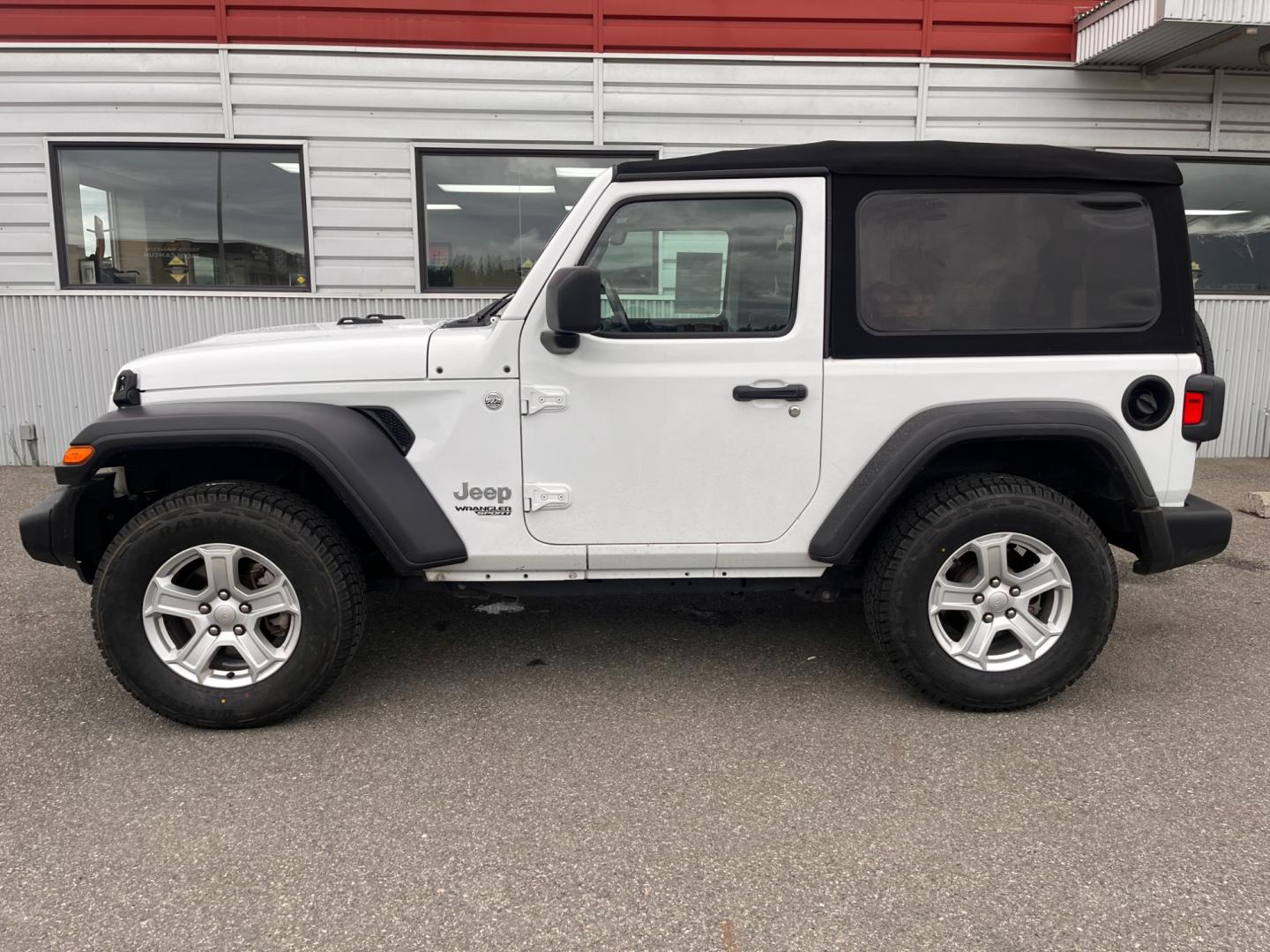 2020 WHITE JEEP WRANGLER SPORT (1C4GJXAG1LW) with an 3.6L engine, 6-Speed Manual transmission, located at 1960 Industrial Drive, Wasilla, 99654, (907) 274-2277, 61.573475, -149.400146 - Photo#0