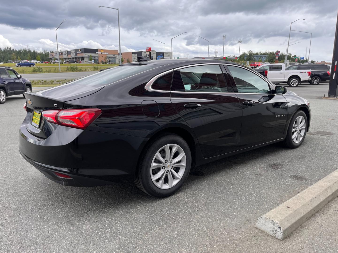 2020 Black Chevrolet Malibu LT (1G1ZD5ST8LF) with an 1.5L L4 DOHC 16V engine, 6A transmission, located at 1960 Industrial Drive, Wasilla, 99654, (907) 274-2277, 61.573475, -149.400146 - Photo#5