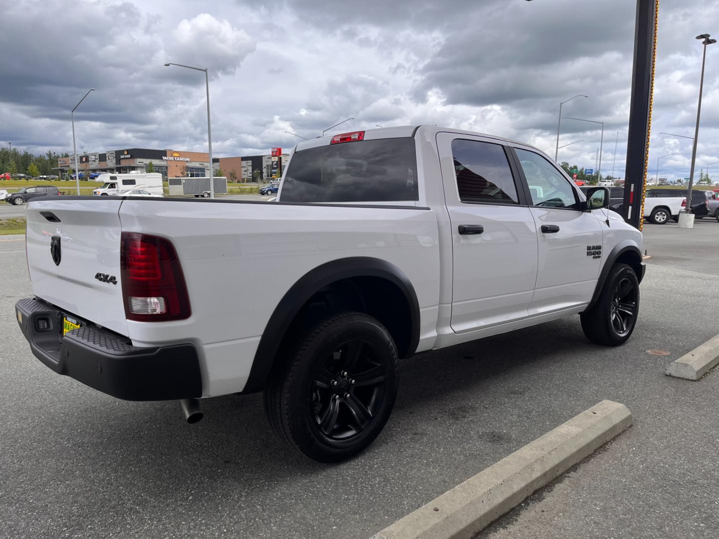 2022 WHITE RAM 1500 CLASSIC SLT (1C6RR7LG2NS) with an 3.6L engine, Automatic transmission, located at 1960 Industrial Drive, Wasilla, 99654, (907) 274-2277, 61.573475, -149.400146 - Photo#4