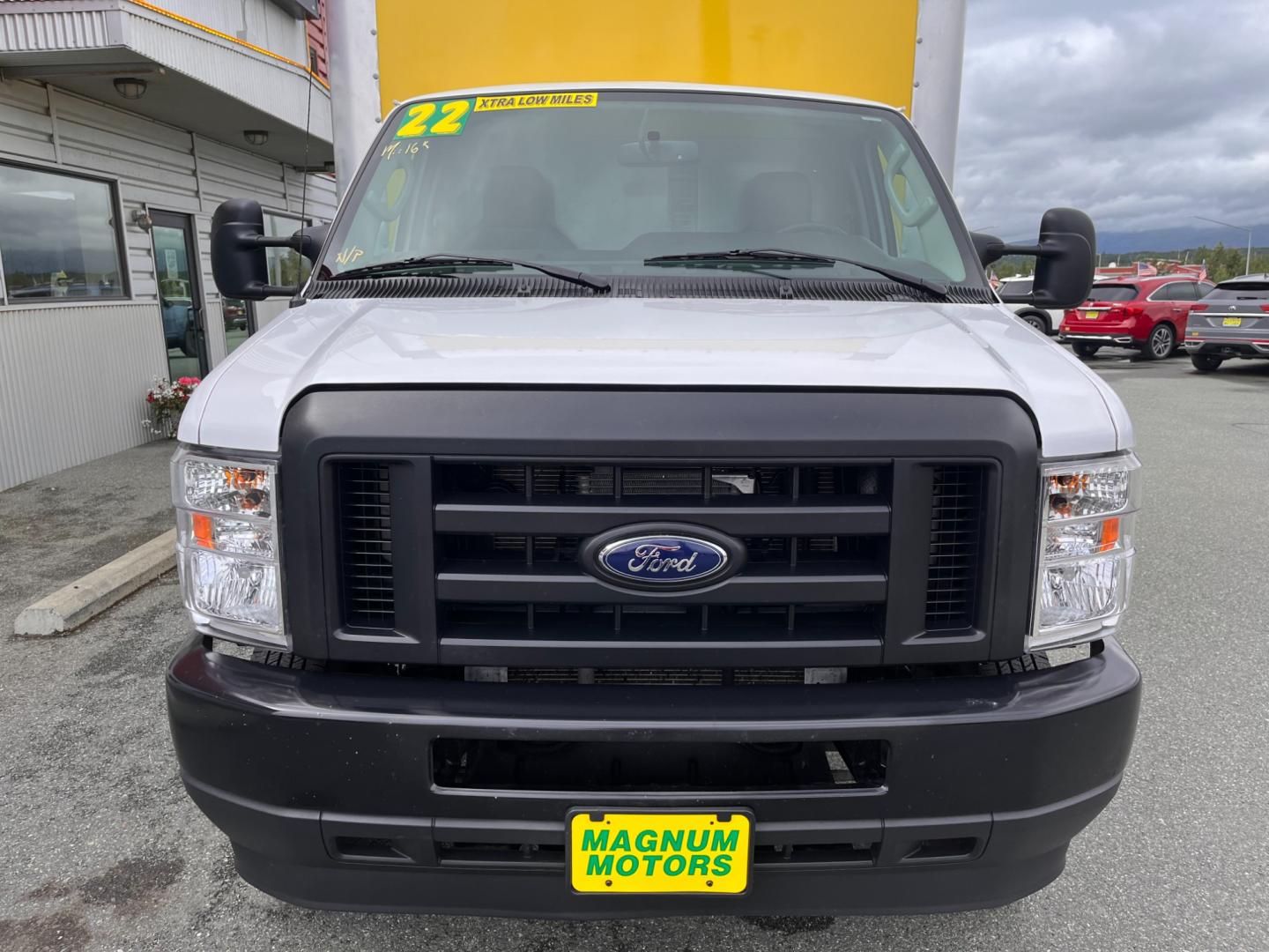 2022 Ford Econoline E-350 Super Duty (1FDWE3FK3ND) with an 7.3LV8 OHV 16V engine, located at 1960 Industrial Drive, Wasilla, 99654, (907) 274-2277, 61.573475, -149.400146 - Photo#6