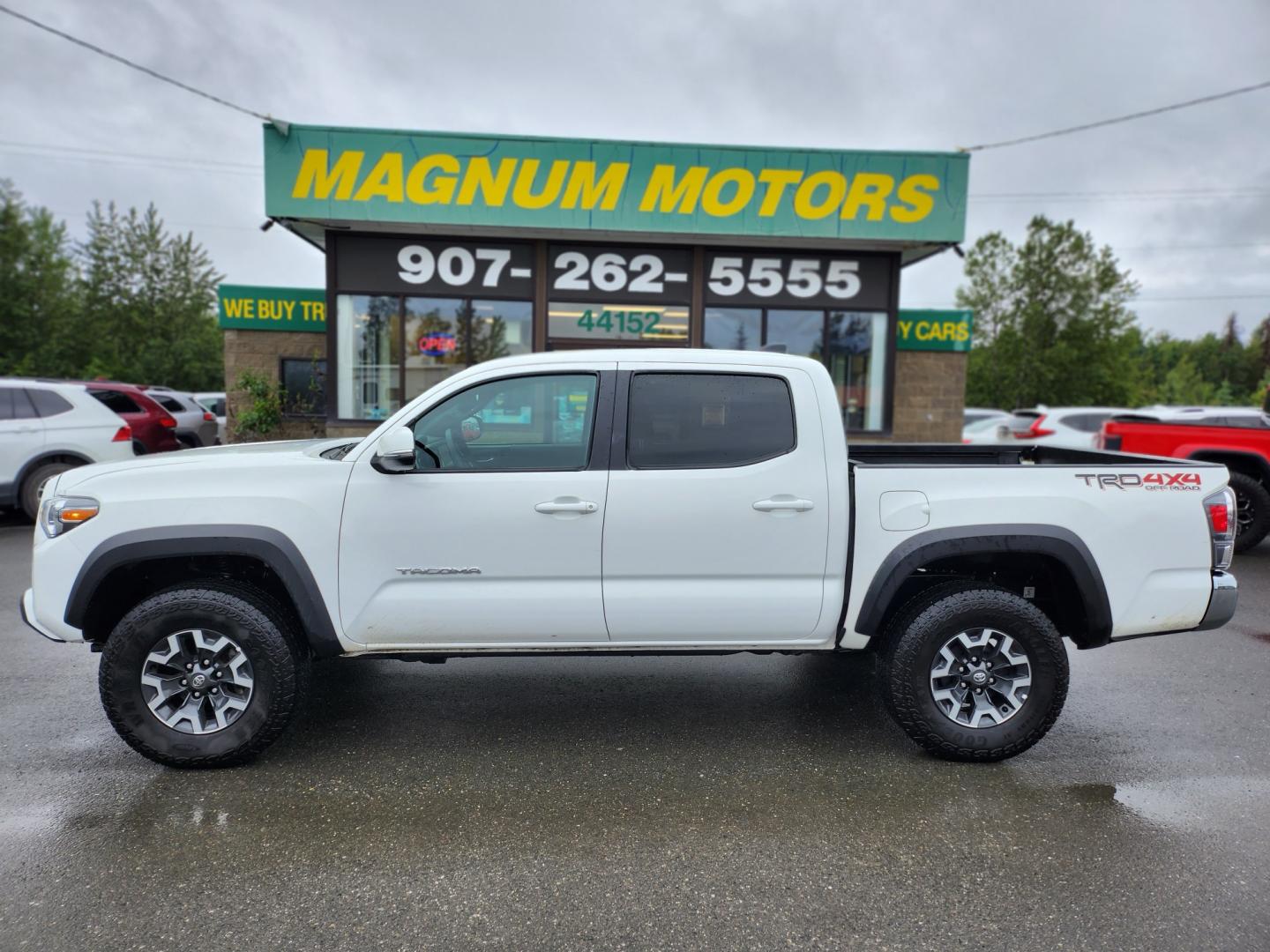 2022 White /GRAY/BLACK Toyota Tacoma SR5 Double Cab Long Bed V6 6AT 4WD (3TMCZ5AN2NM) with an 3.5L V6 DOHC 24V engine, 6A transmission, located at 1960 Industrial Drive, Wasilla, 99654, (907) 274-2277, 61.573475, -149.400146 - Photo#0