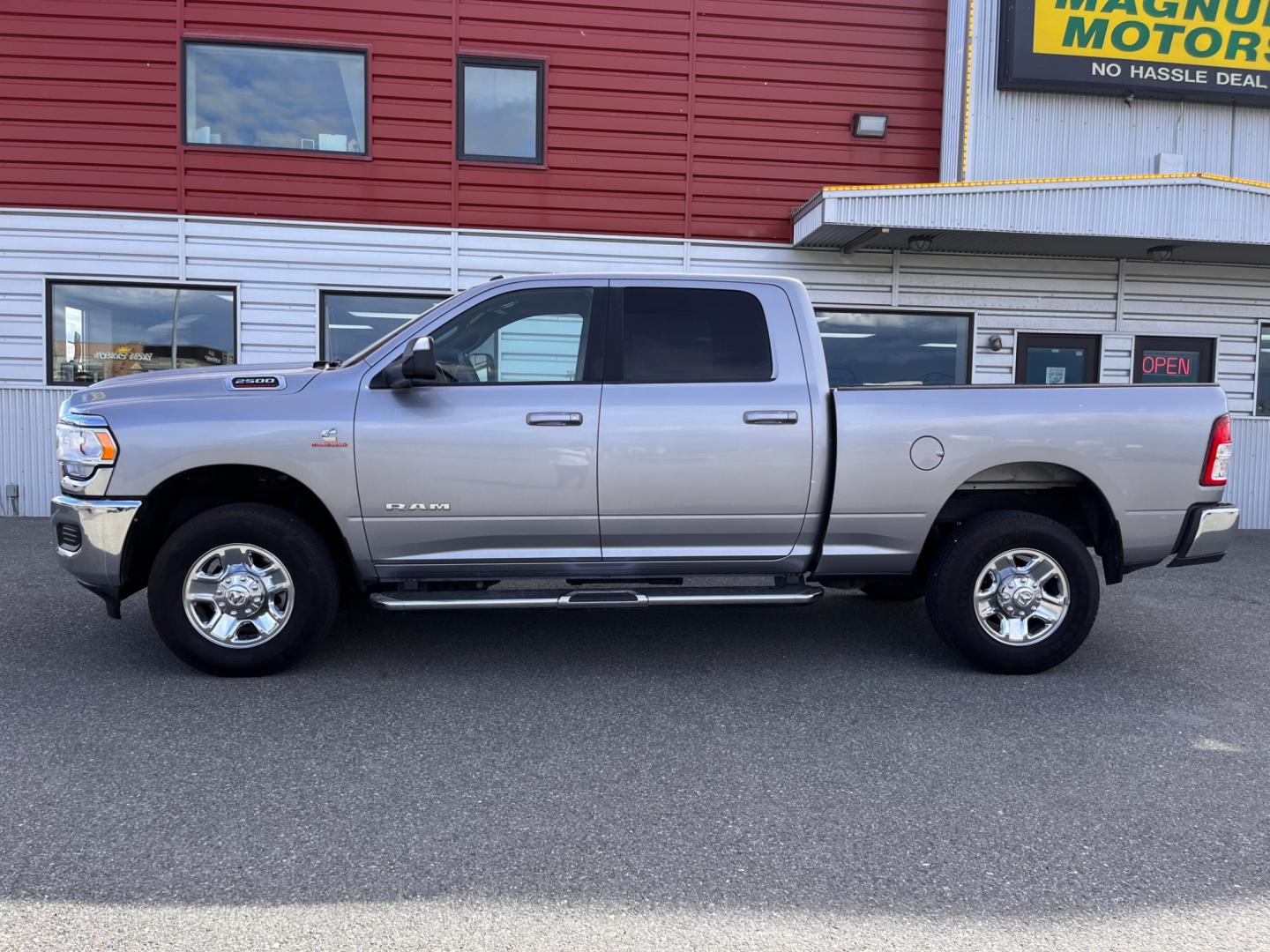 2022 Silver RAM 2500 Big Horn Crew Cab SWB 4WD (3C6UR5DL4NG) with an 6.7L L6 OHV 24V TURBO DIESEL engine, 6A transmission, located at 1960 Industrial Drive, Wasilla, 99654, (907) 274-2277, 61.573475, -149.400146 - Photo#1