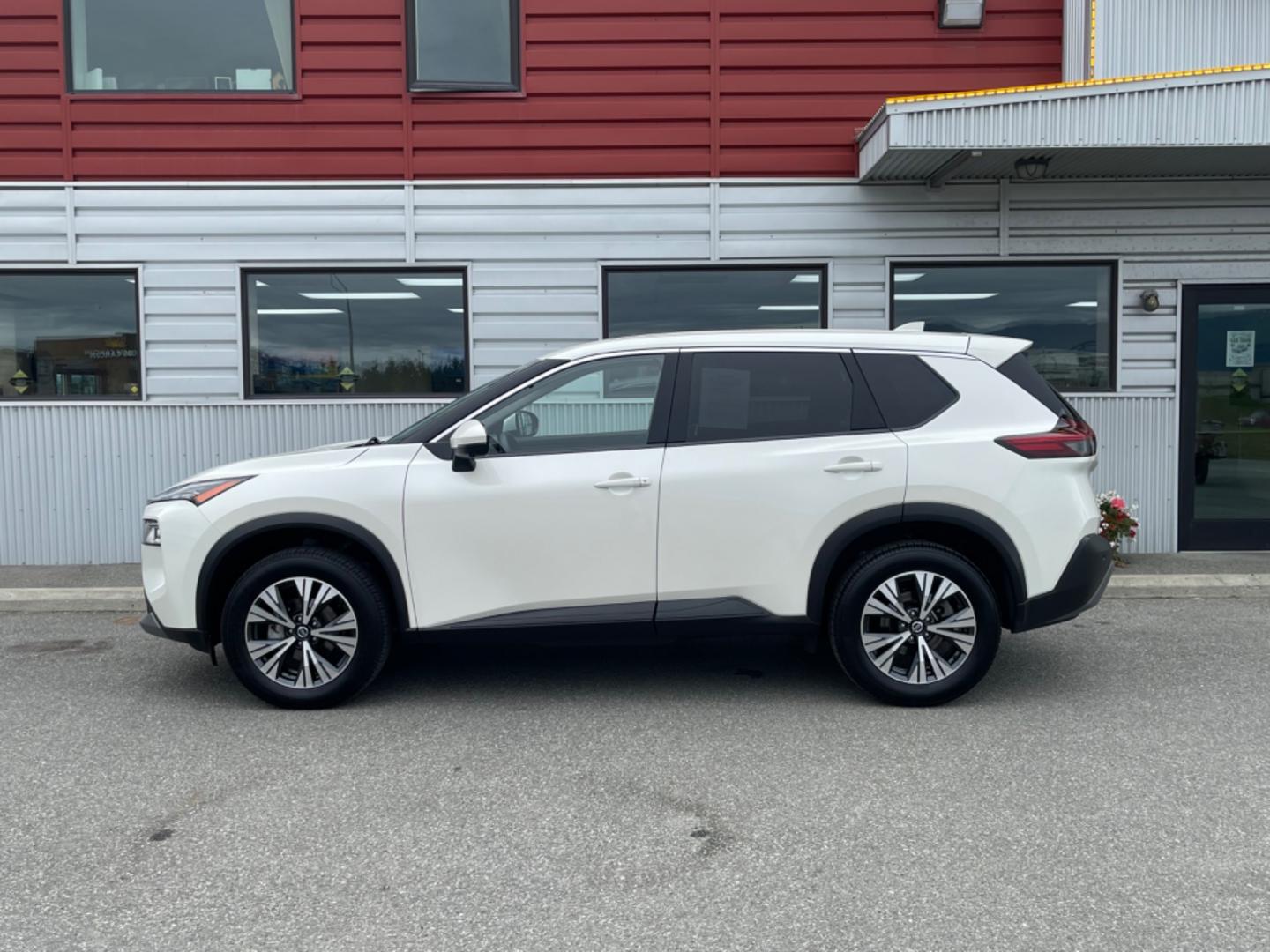 2021 WHITE /gray NISSAN ROGUE SV (JN8AT3BB4MW) with an 2.5L engine, Continuously Variable transmission, located at 1960 Industrial Drive, Wasilla, 99654, (907) 274-2277, 61.573475, -149.400146 - Photo#1