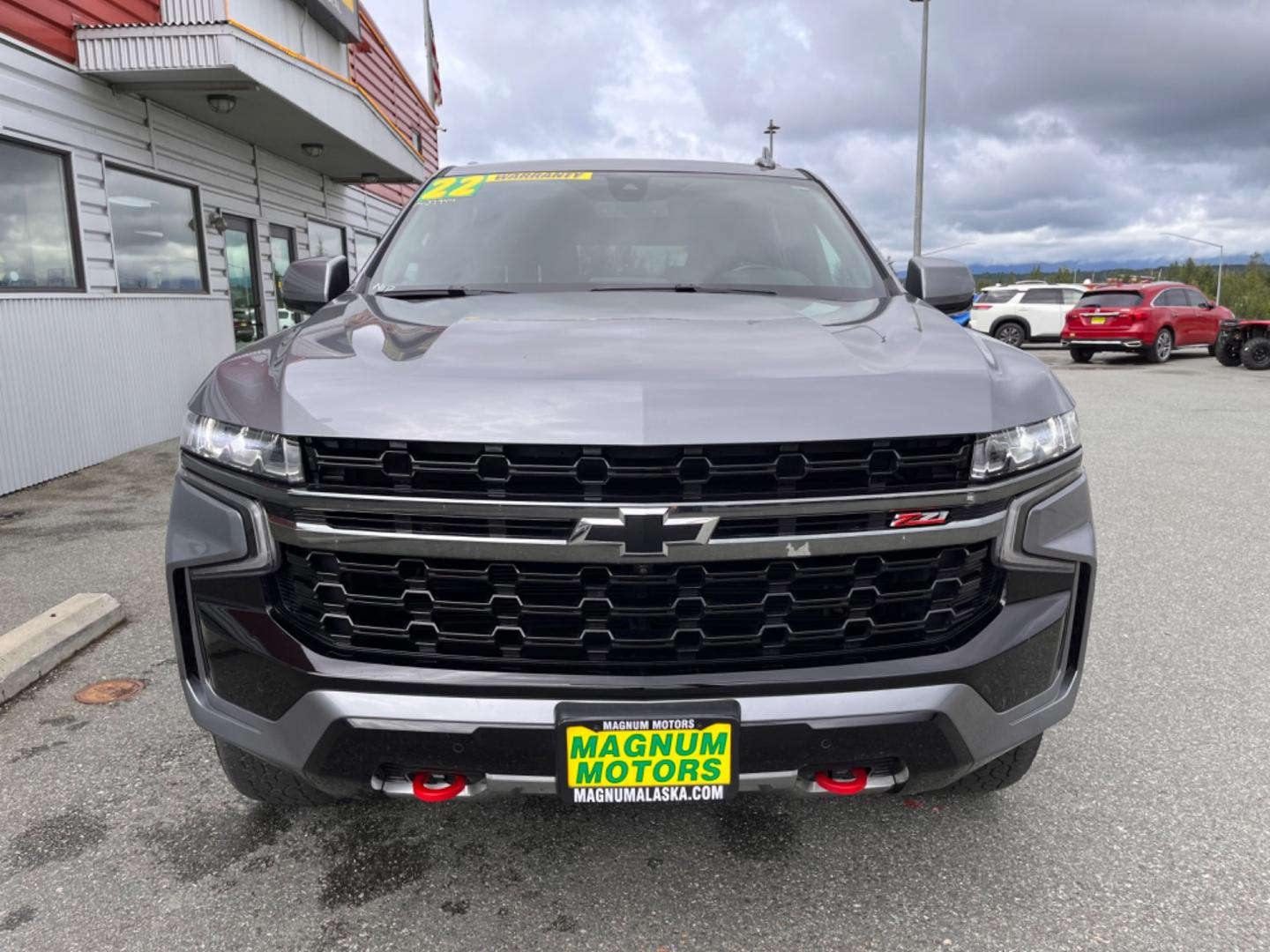 2022 GRAY /Black leather CHEVROLET SUBURBAN Z71 (1GNSKDKD5NR) with an 5.3L engine, Automatic transmission, located at 1960 Industrial Drive, Wasilla, 99654, (907) 274-2277, 61.573475, -149.400146 - Photo#6