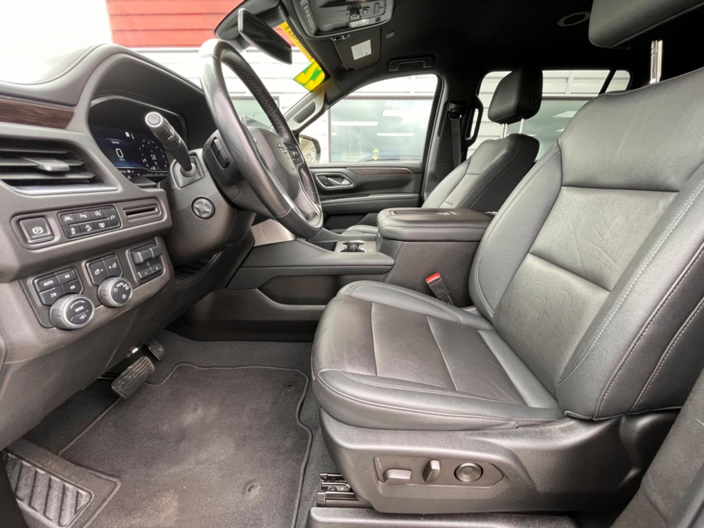 2022 GRAY /Black leather CHEVROLET SUBURBAN Z71 (1GNSKDKD5NR) with an 5.3L engine, Automatic transmission, located at 1960 Industrial Drive, Wasilla, 99654, (907) 274-2277, 61.573475, -149.400146 - Photo#8