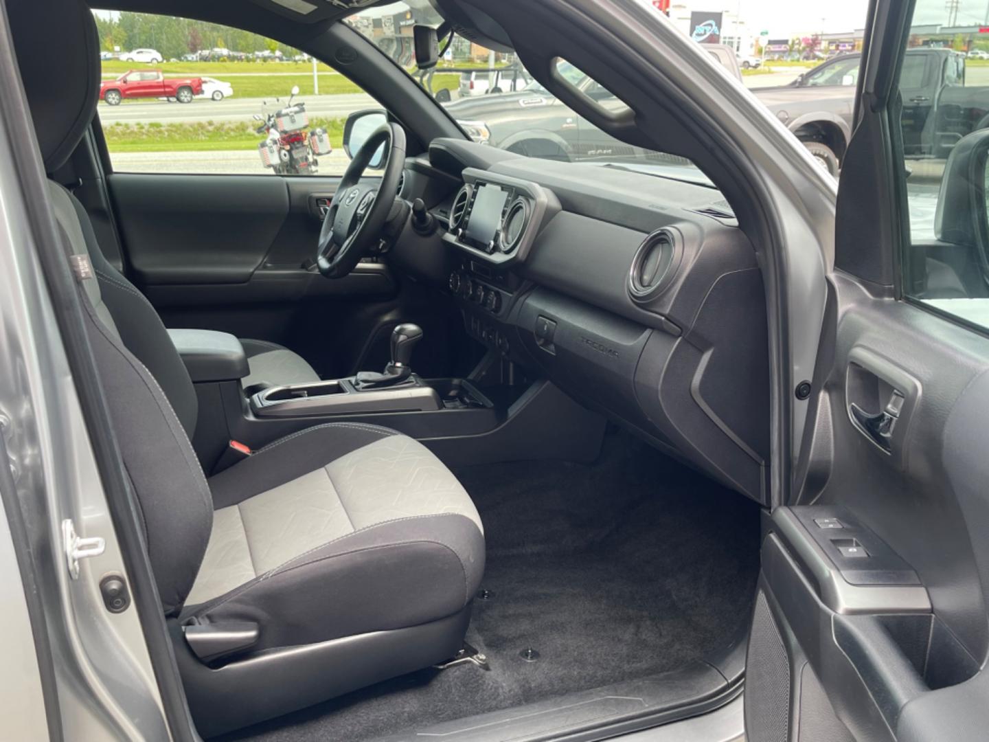 2022 SILVER /Black TOYOTA TACOMA trd V6 (3TMCZ5AN1NM) with an 3.5L engine, Automatic transmission, located at 1960 Industrial Drive, Wasilla, 99654, (907) 274-2277, 61.573475, -149.400146 - Photo#5