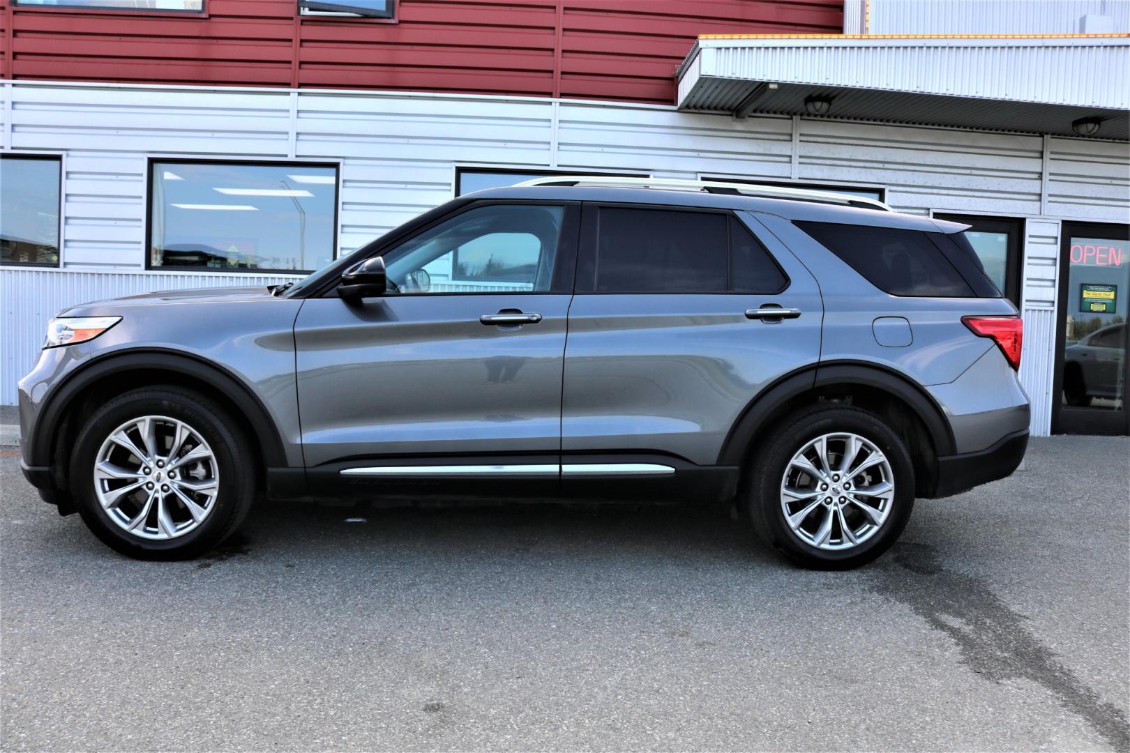 2022 Gray /Black Ford Explorer Limited AWD (1FMSK8FH7NG) with an 2.3L L4 DOHC 16V engine, 10A transmission, located at 1960 Industrial Drive, Wasilla, 99654, (907) 274-2277, 61.573475, -149.400146 - Photo#2