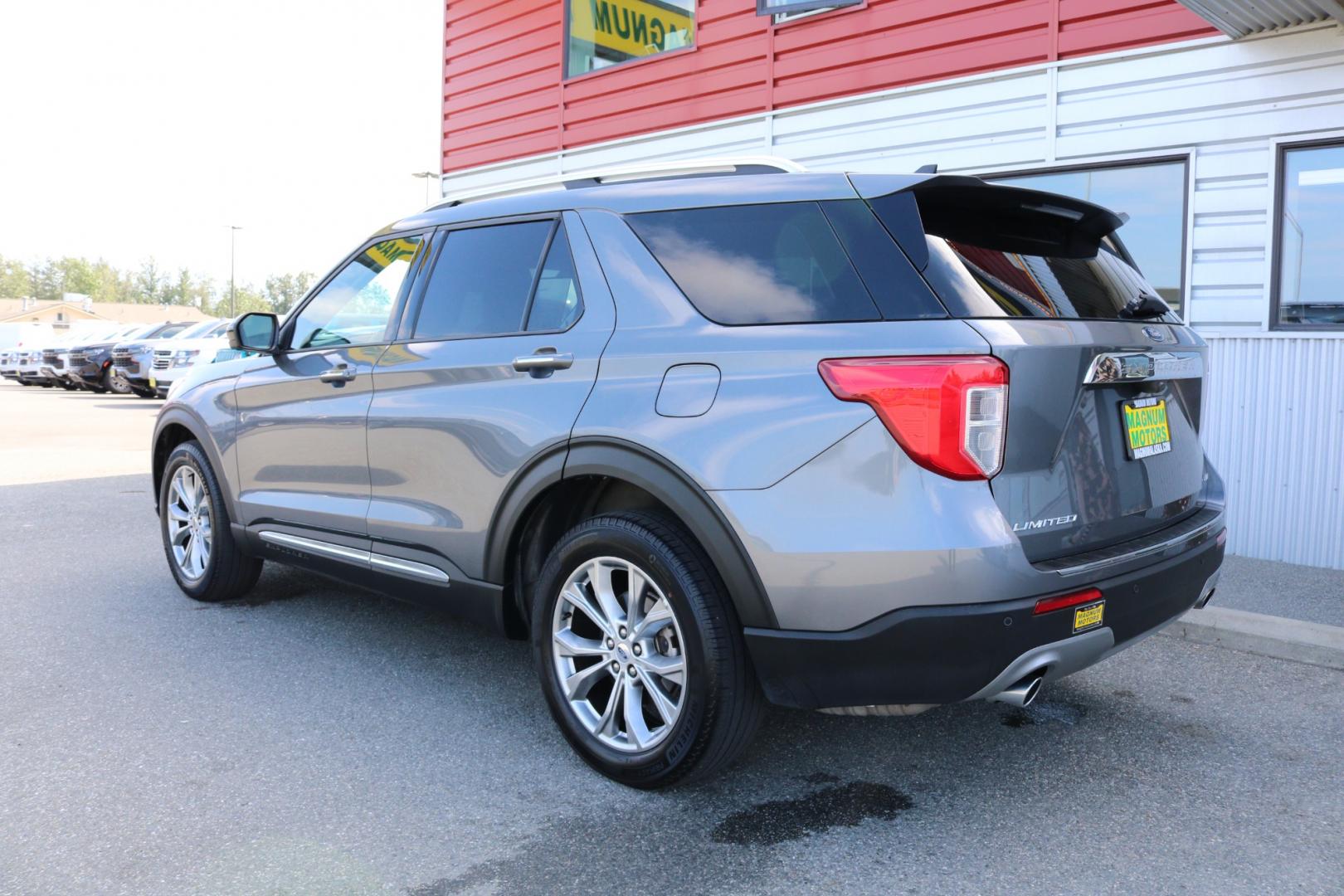 2022 Gray /Black Ford Explorer Limited AWD (1FMSK8FH7NG) with an 2.3L L4 DOHC 16V engine, 10A transmission, located at 1960 Industrial Drive, Wasilla, 99654, (907) 274-2277, 61.573475, -149.400146 - Photo#3