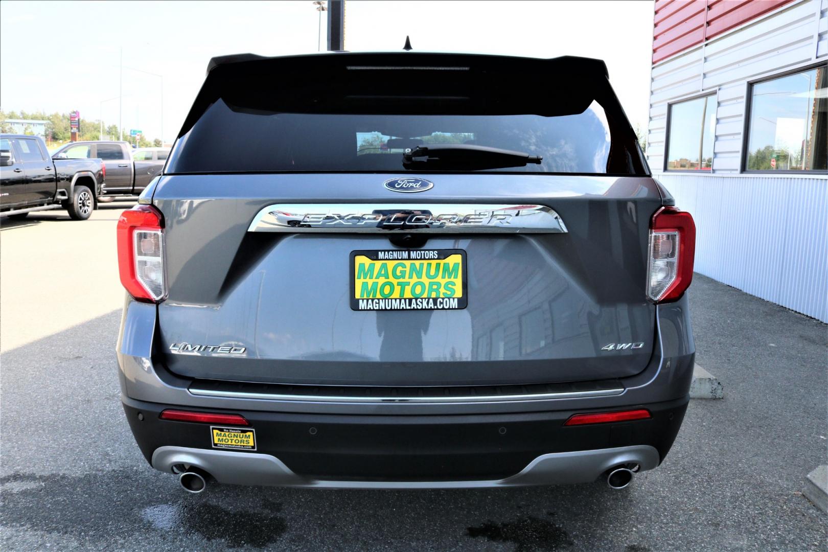 2022 Gray /Black Ford Explorer Limited AWD (1FMSK8FH7NG) with an 2.3L L4 DOHC 16V engine, 10A transmission, located at 1960 Industrial Drive, Wasilla, 99654, (907) 274-2277, 61.573475, -149.400146 - Photo#4