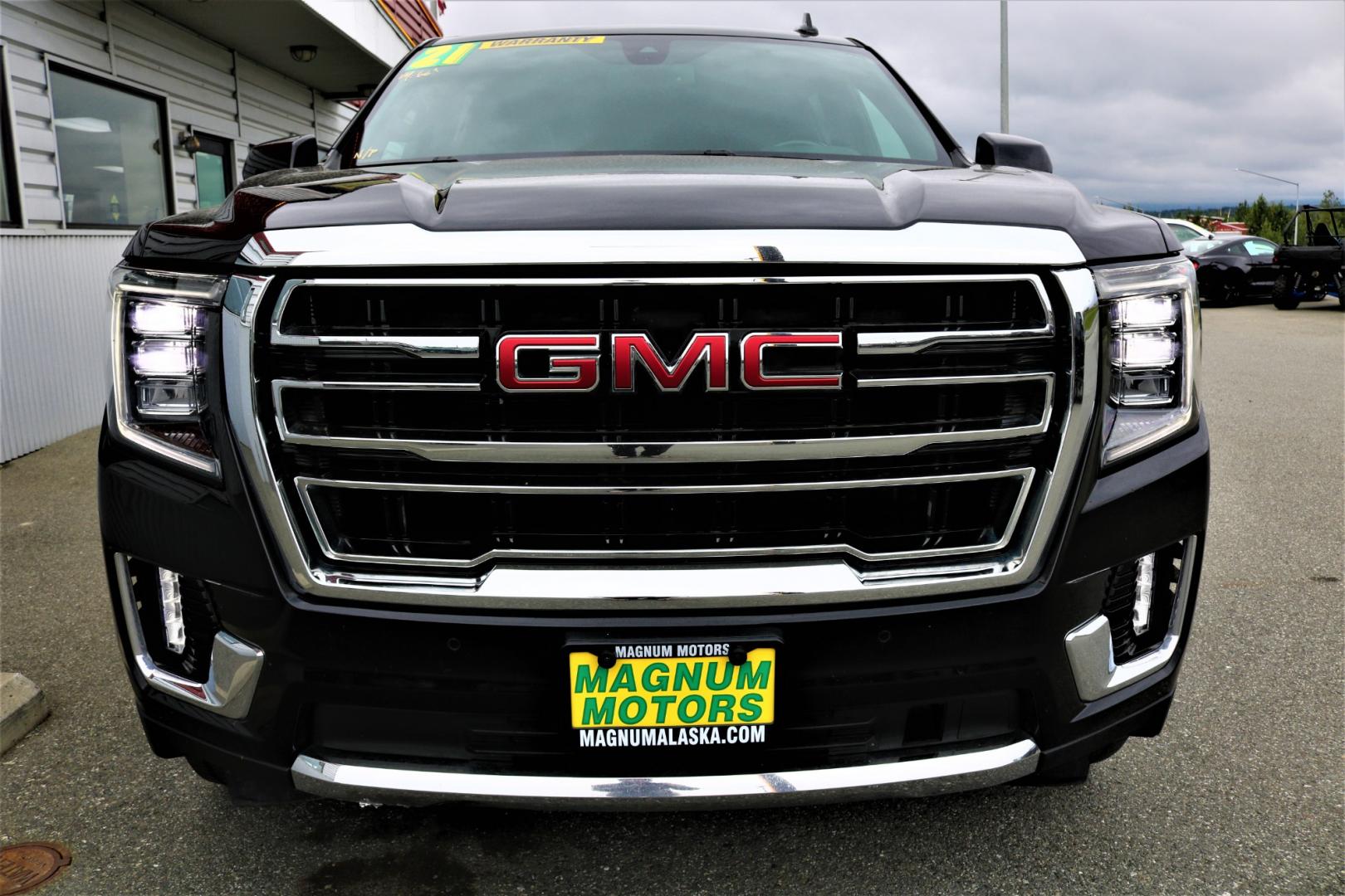 2021 BLACK /Black leather GMC YUKON XL SLT (1GKS2GKD6MR) with an 5.3L engine, Automatic transmission, located at 1960 Industrial Drive, Wasilla, 99654, (907) 274-2277, 61.573475, -149.400146 - Photo#6