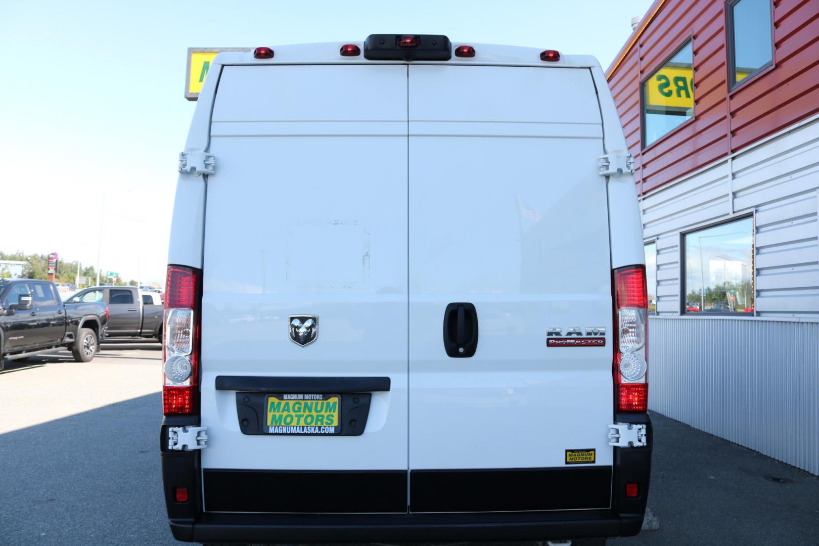 2021 WHITE /Black RAM PROMASTER 2500 159 WB (3C6LRVDG3ME) with an 3.6L engine, Automatic transmission, located at 1960 Industrial Drive, Wasilla, 99654, (907) 274-2277, 61.573475, -149.400146 - Photo#3