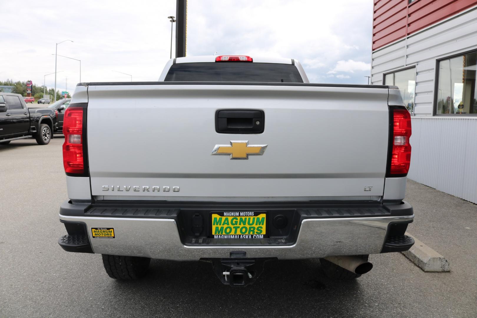 2019 Chevrolet Silverado 2500HD LT 4WD (1GC1KSEG7KF) with an 6.0L V8 OHV 16V FFV engine, 6A transmission, located at 1960 Industrial Drive, Wasilla, 99654, (907) 274-2277, 61.573475, -149.400146 - Photo#3