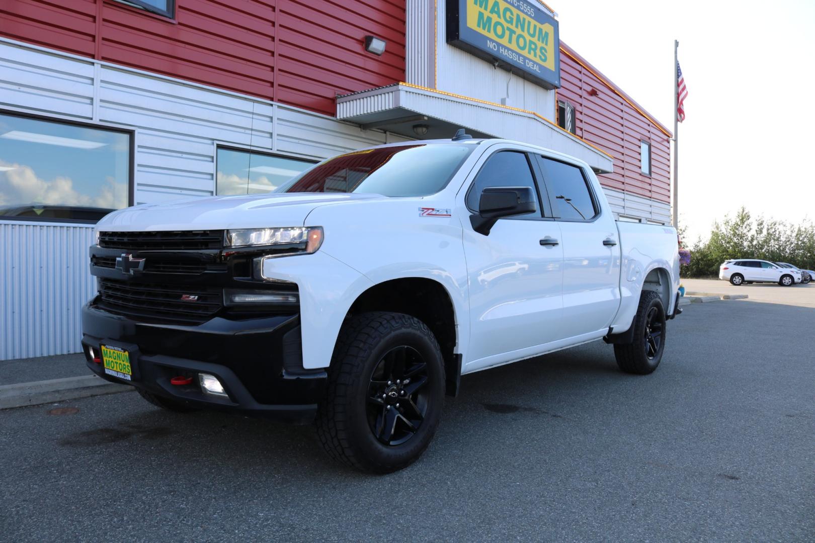 2021 White /Black Chevrolet Silverado 1500 LT Trail Boss Crew Cab 4WD (1GCPYFED1MZ) with an 5.3L V8 OHV 16V engine, 8A transmission, located at 1960 Industrial Drive, Wasilla, 99654, (907) 274-2277, 61.573475, -149.400146 - Photo#0