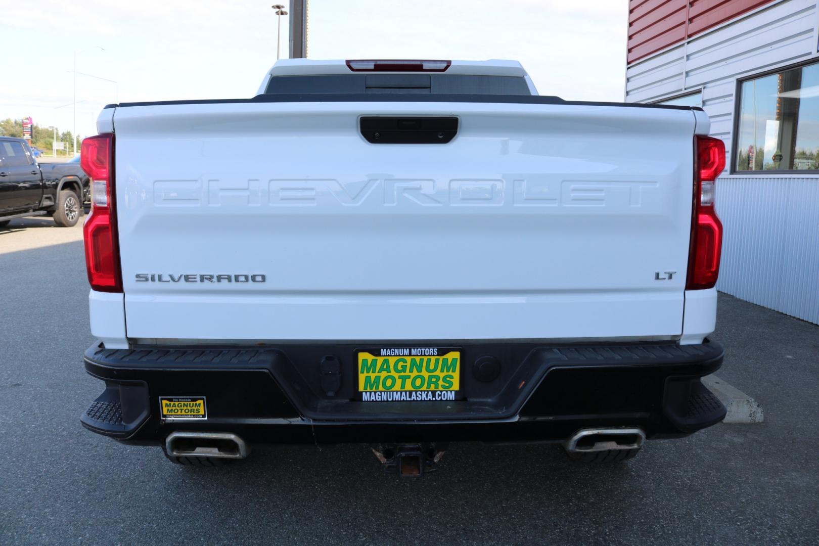 2021 White /Black Chevrolet Silverado 1500 LT Trail Boss Crew Cab 4WD (1GCPYFED1MZ) with an 5.3L V8 OHV 16V engine, 8A transmission, located at 1960 Industrial Drive, Wasilla, 99654, (907) 274-2277, 61.573475, -149.400146 - Photo#4