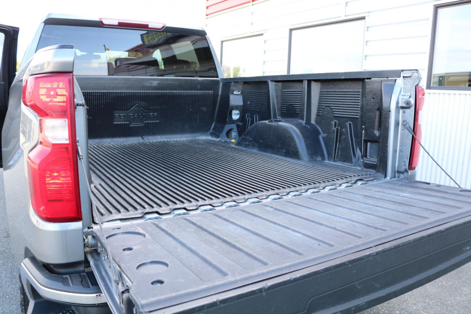 2020 Gray /Black Chevrolet Silverado 1500 LT Crew Cab Long Box 4WD (1GCUYDED9LZ) with an 5.3L V8 OHV 16V engine, 6A transmission, located at 1960 Industrial Drive, Wasilla, 99654, (907) 274-2277, 61.573475, -149.400146 - Photo#14